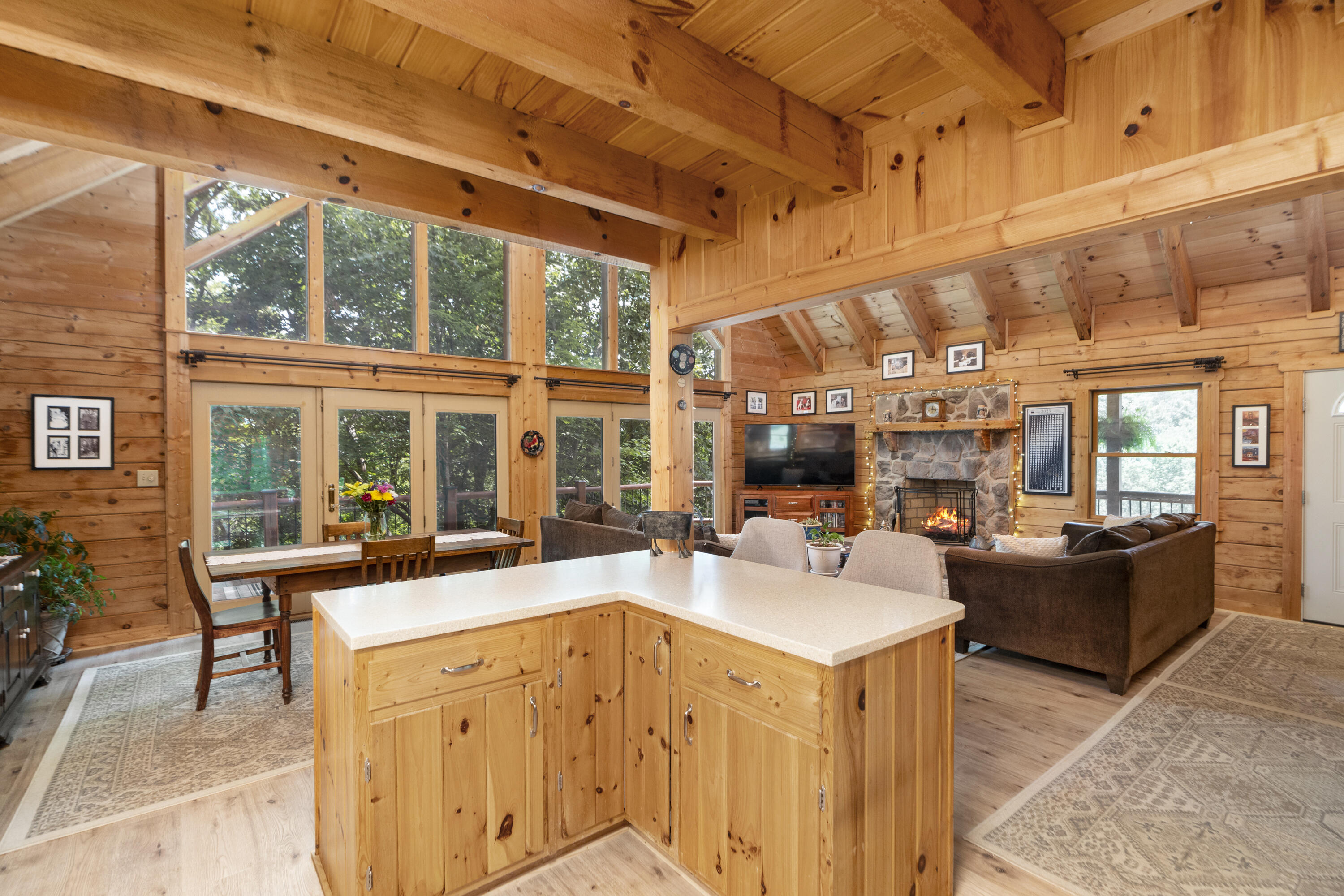440 Hollow Ln