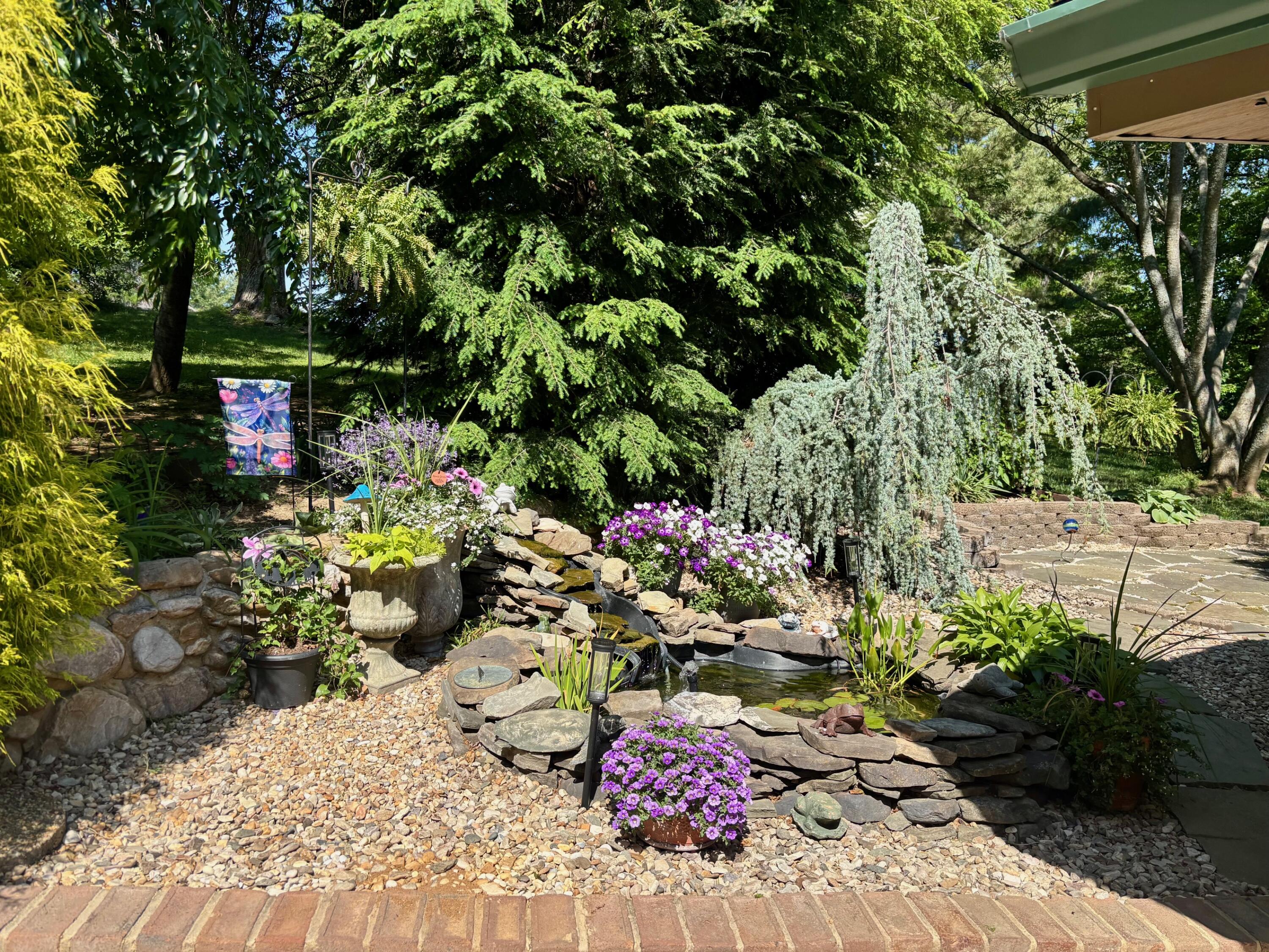82 Ridgeview Ln