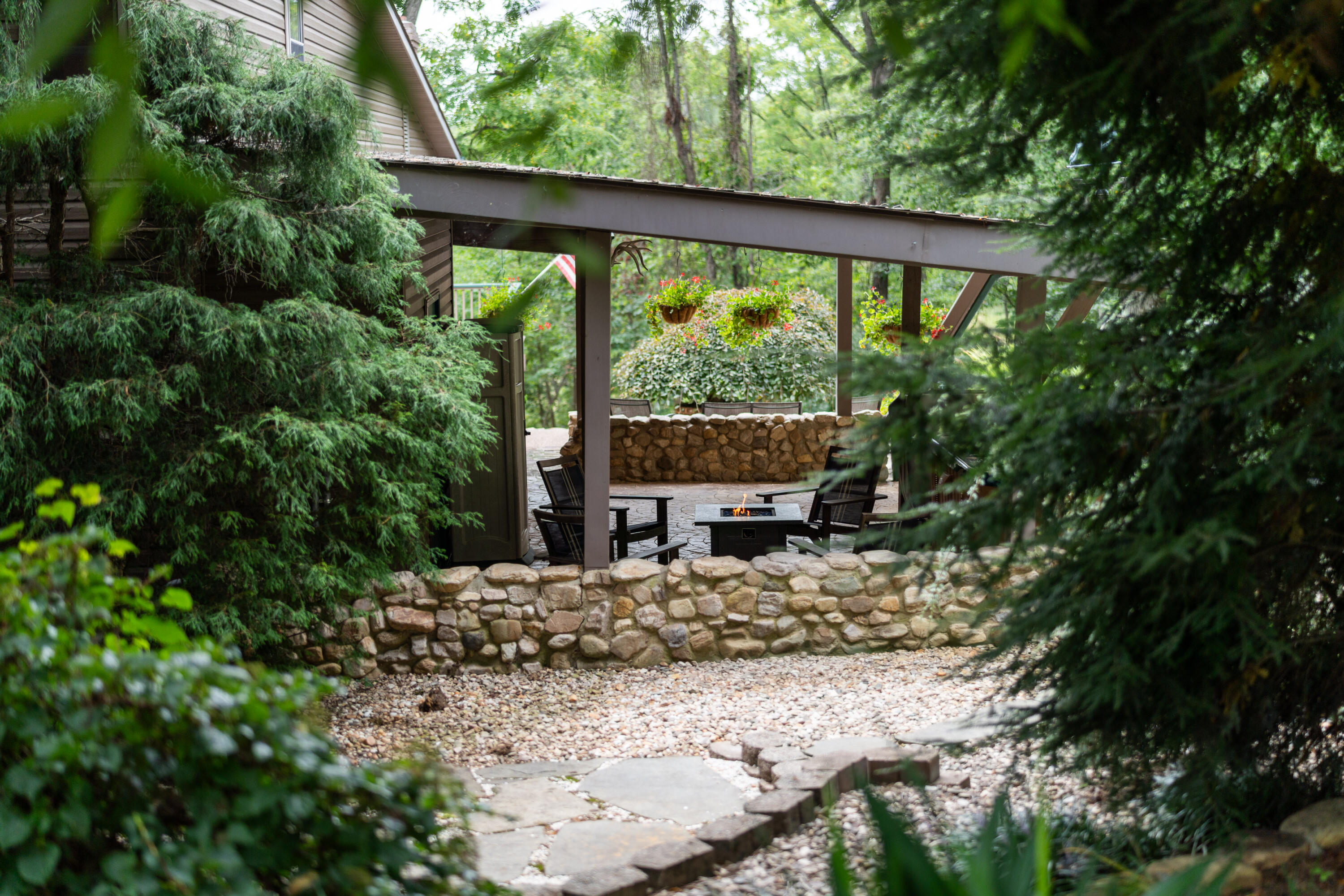 82 Ridgeview Ln