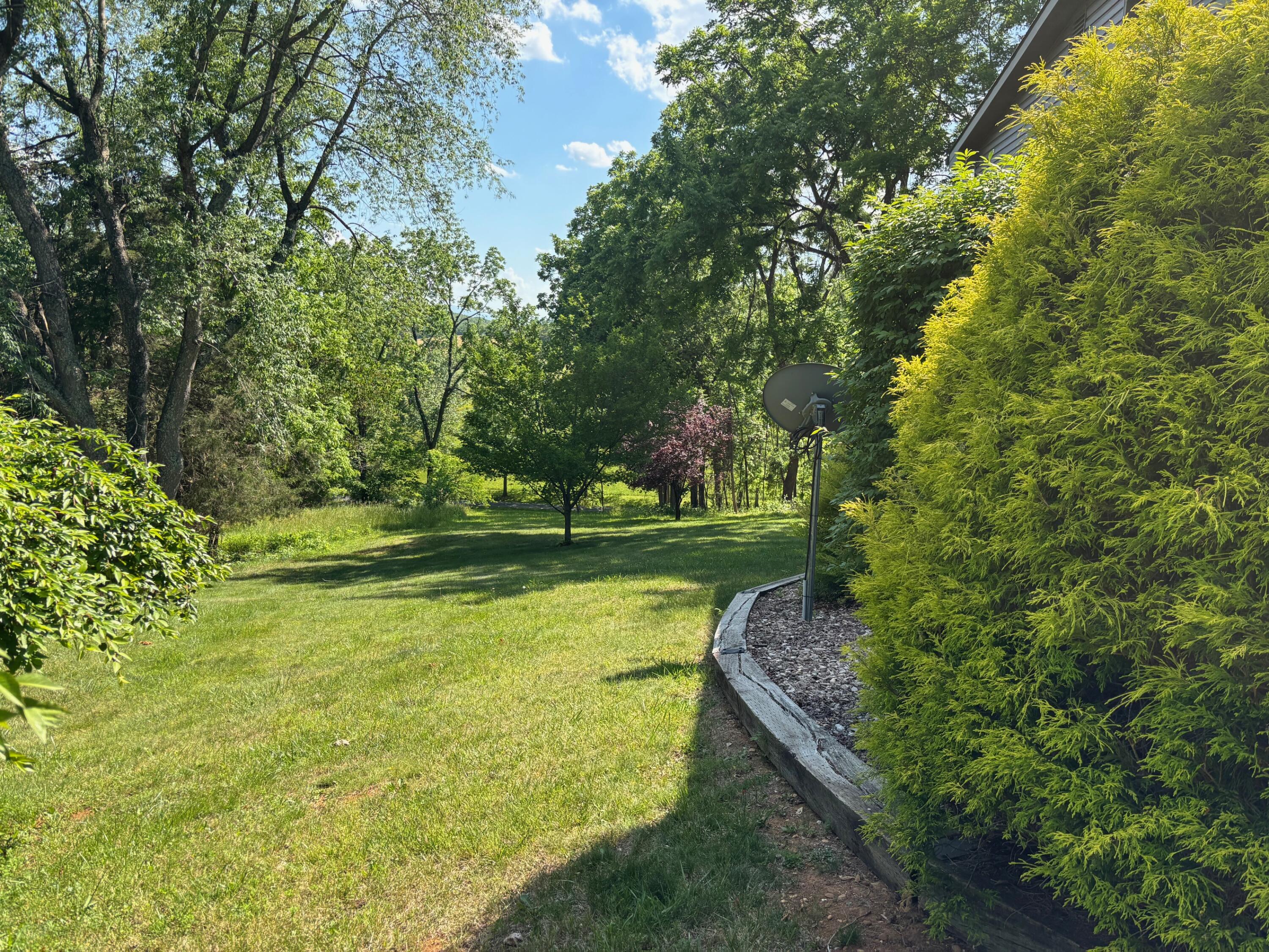 82 Ridgeview Ln