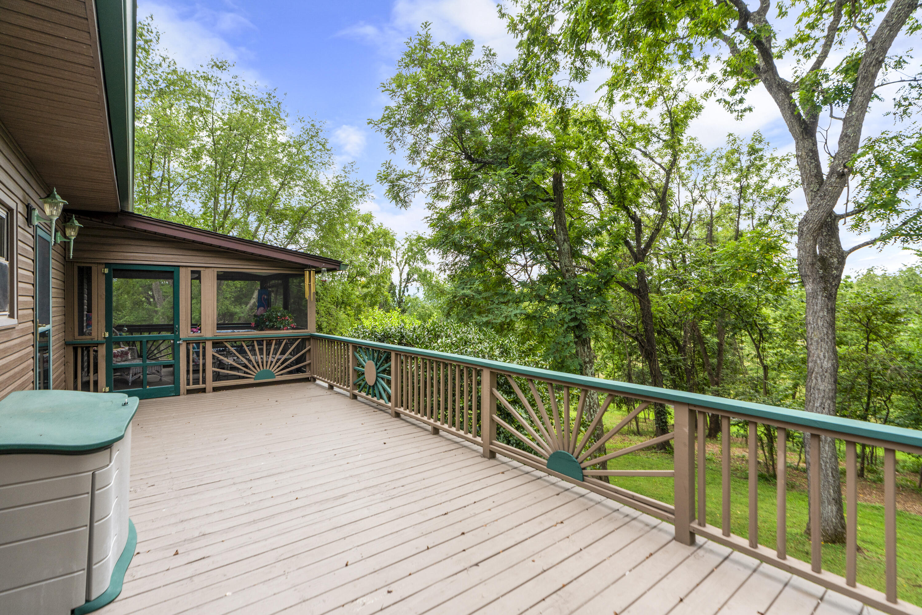 82 Ridgeview Ln