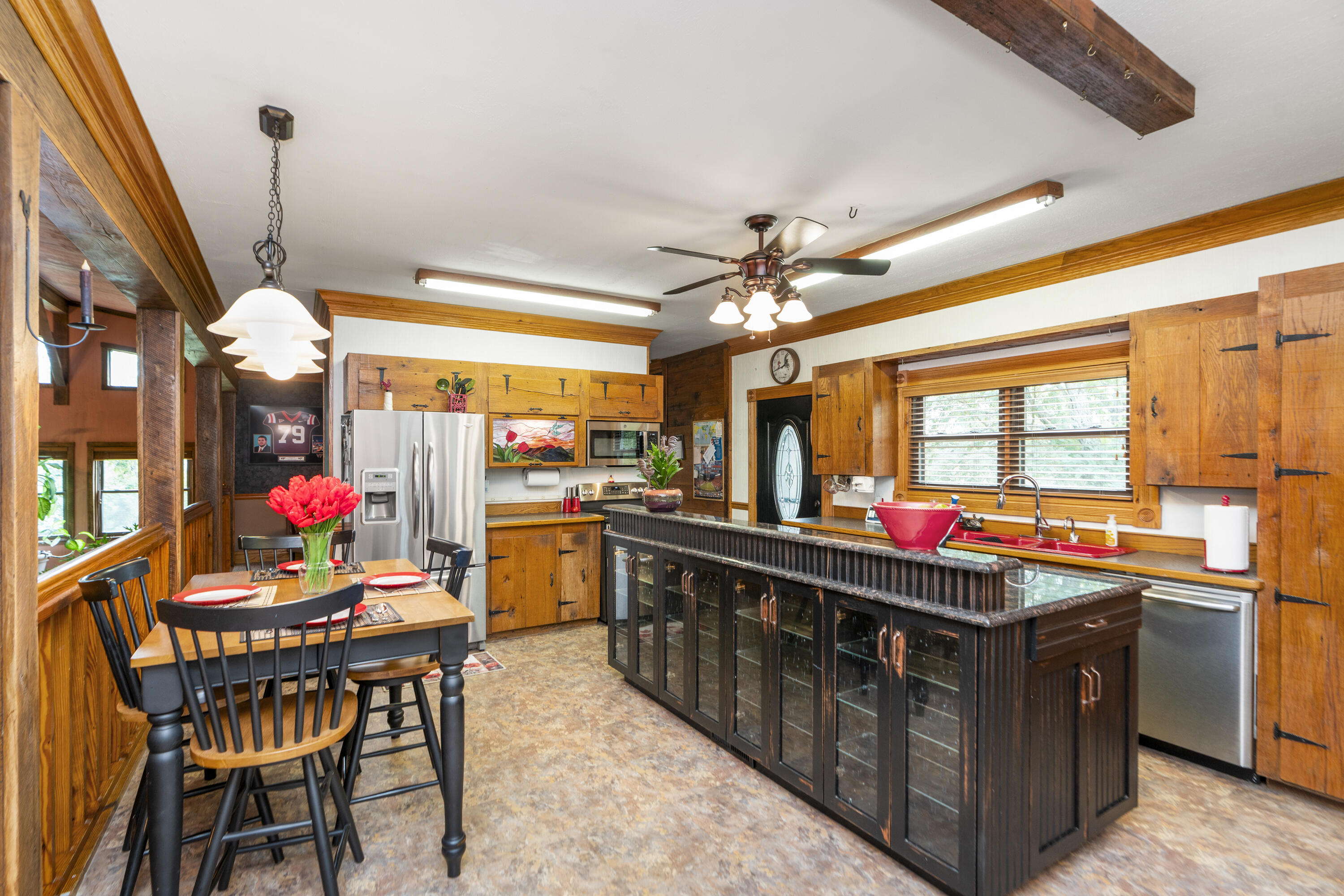 82 Ridgeview Ln