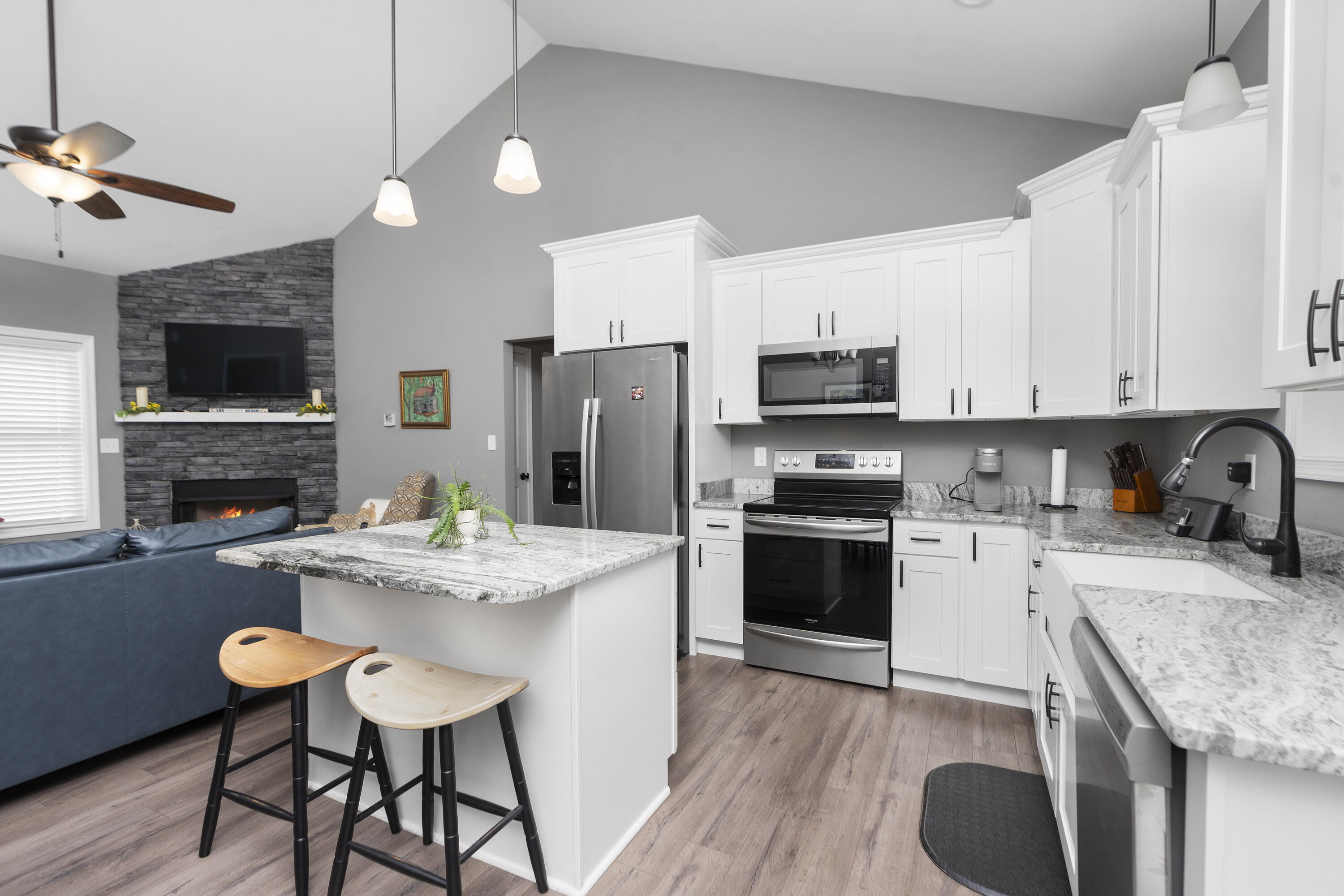 290 Thoroughbred Cir