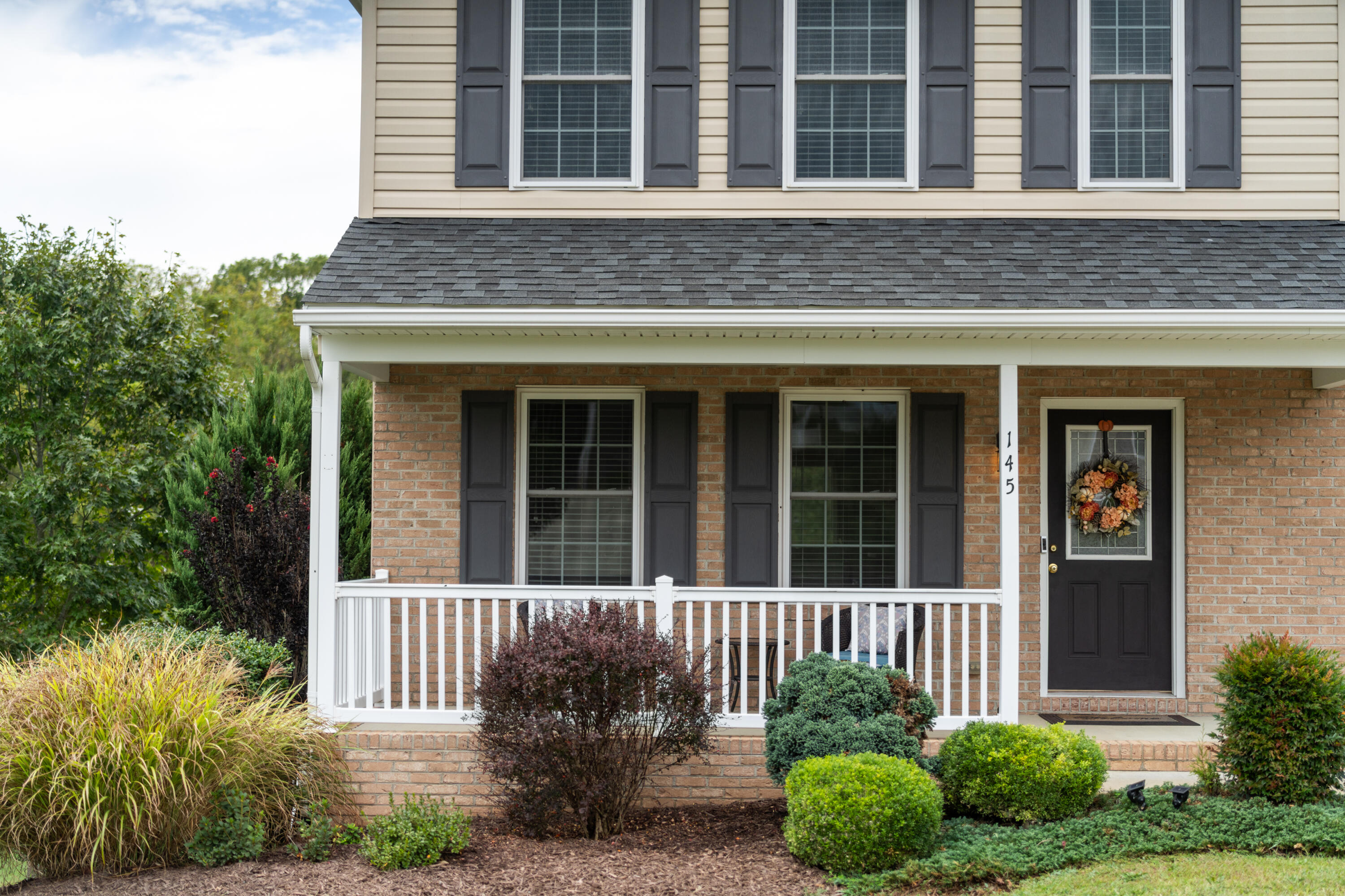 145 Thoroughbred Cir