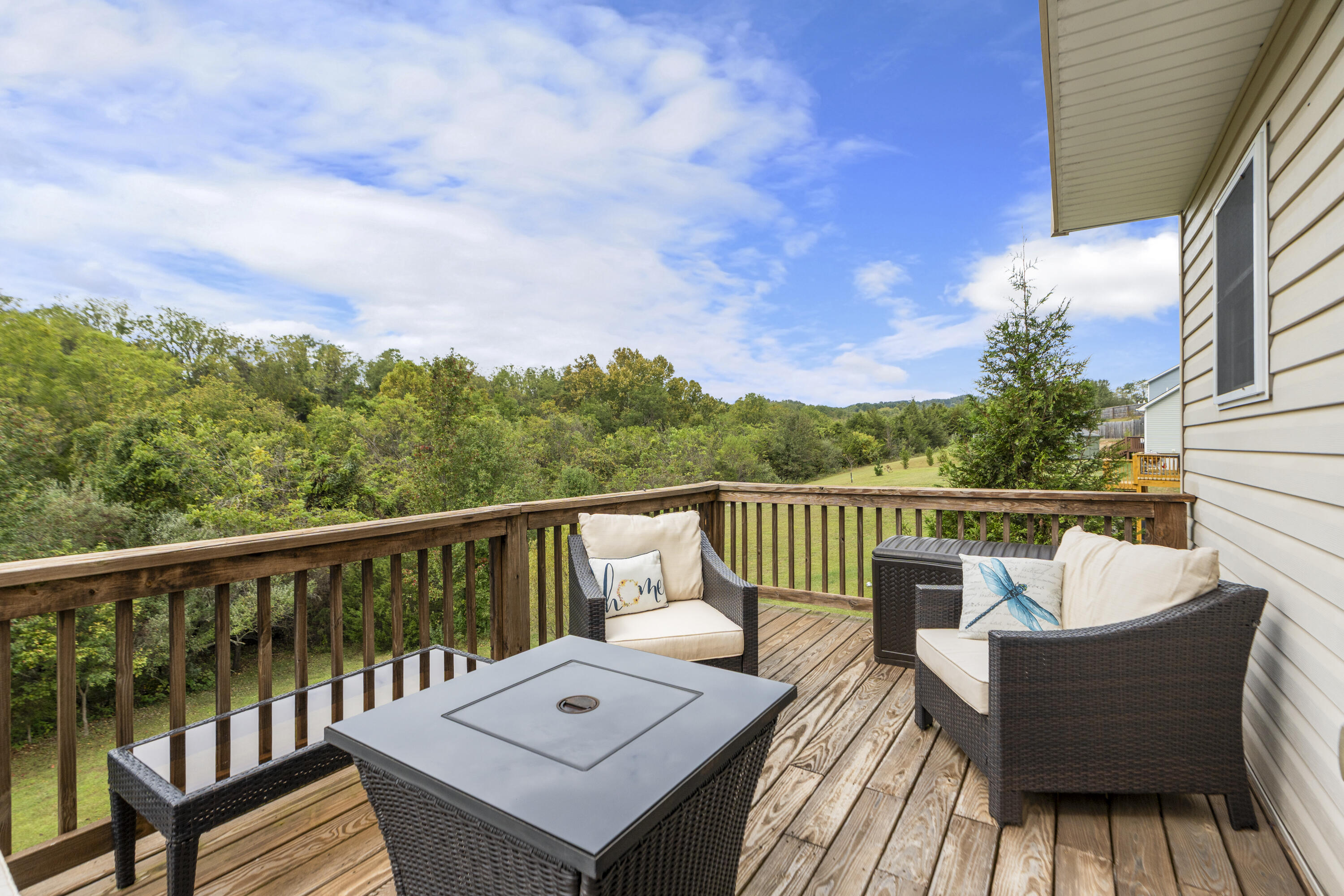 145 Thoroughbred Cir