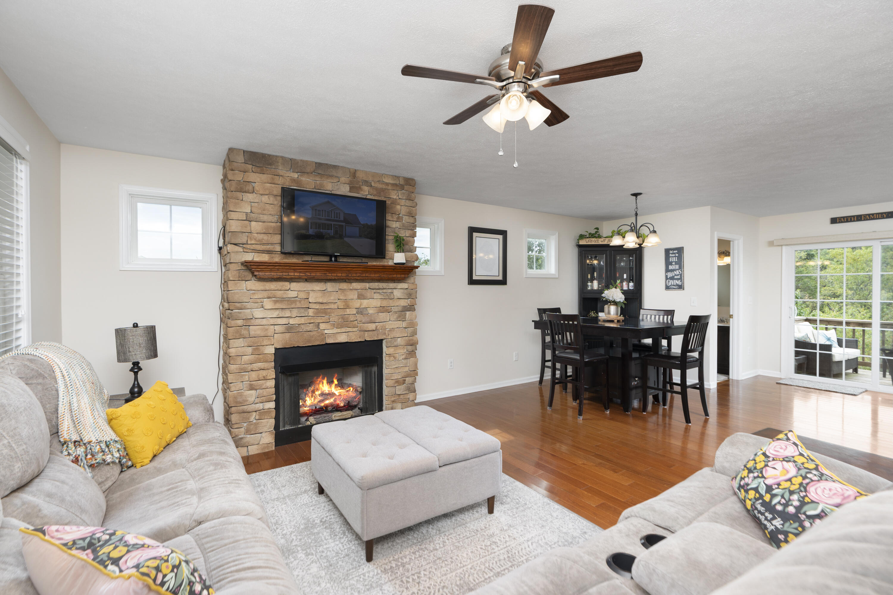 145 Thoroughbred Cir