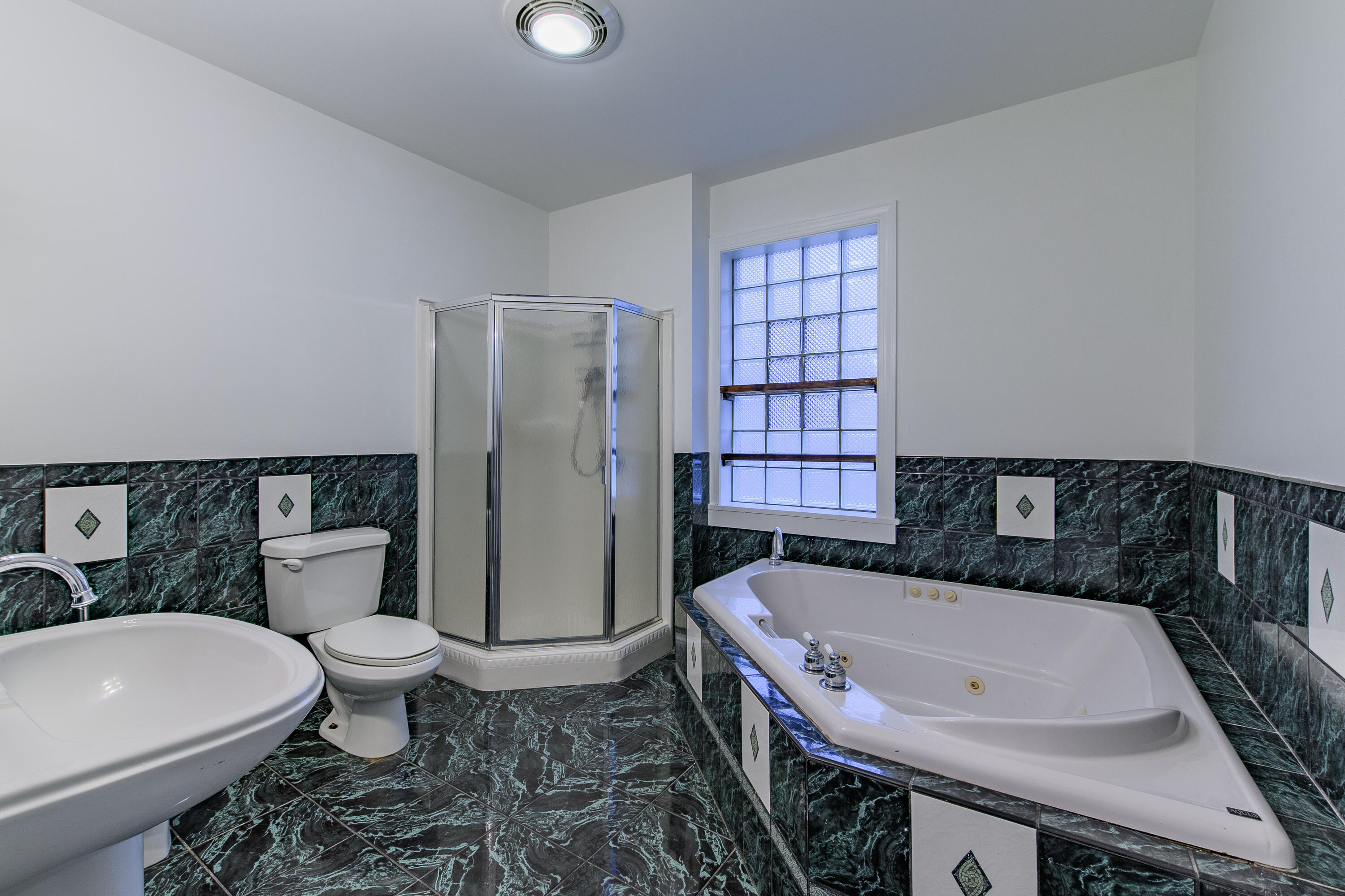 1451 Kelvin Grove Rd