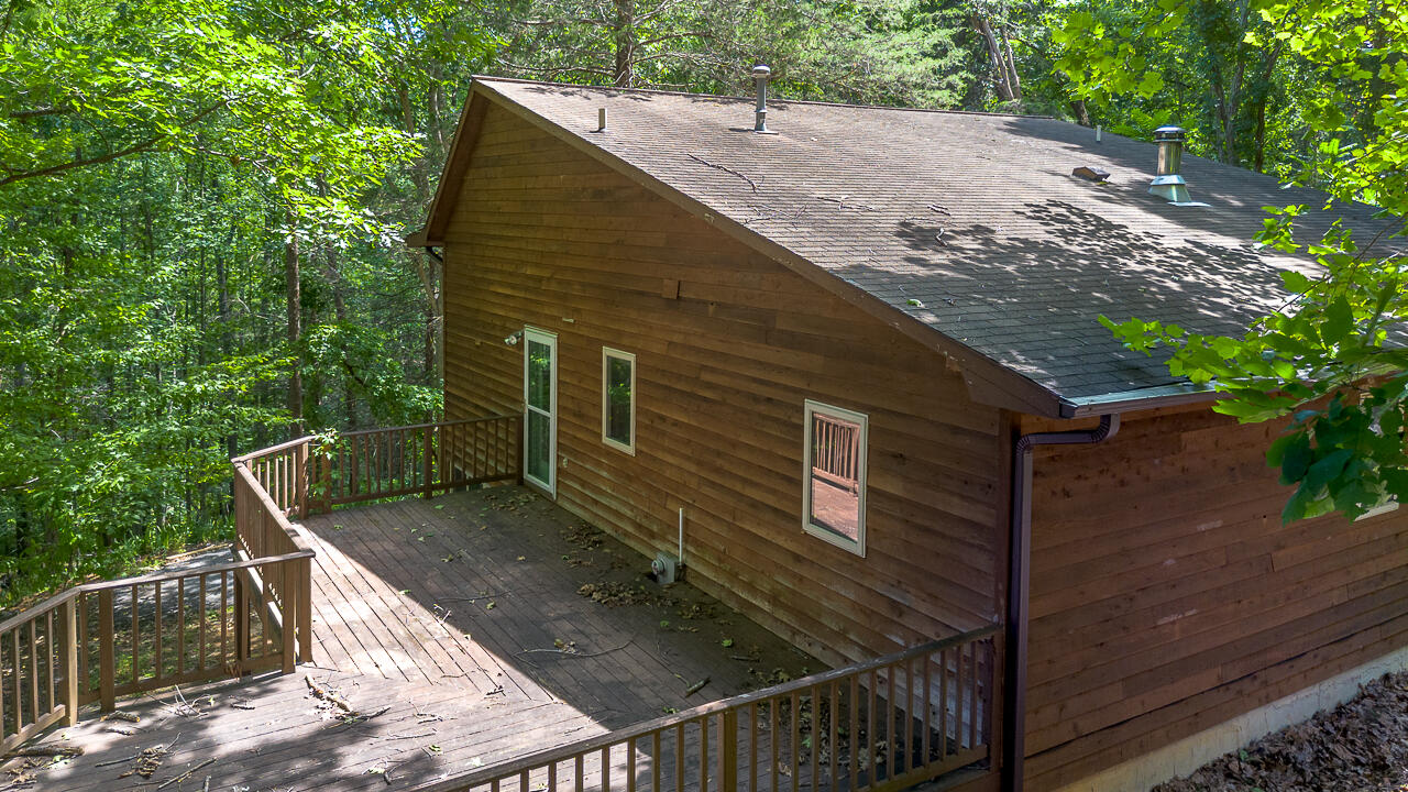 448 HOLLOW Ln