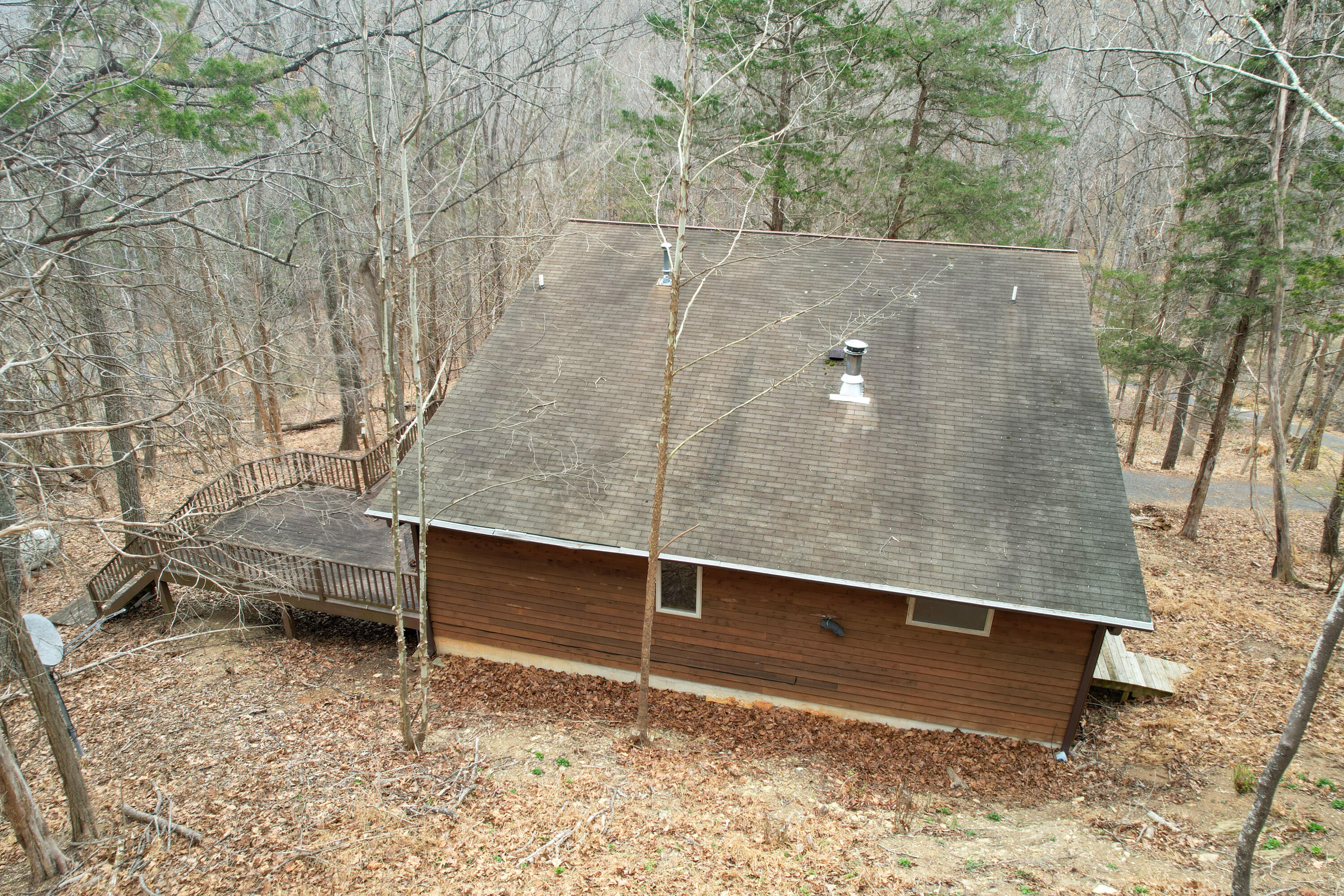 448 HOLLOW Ln