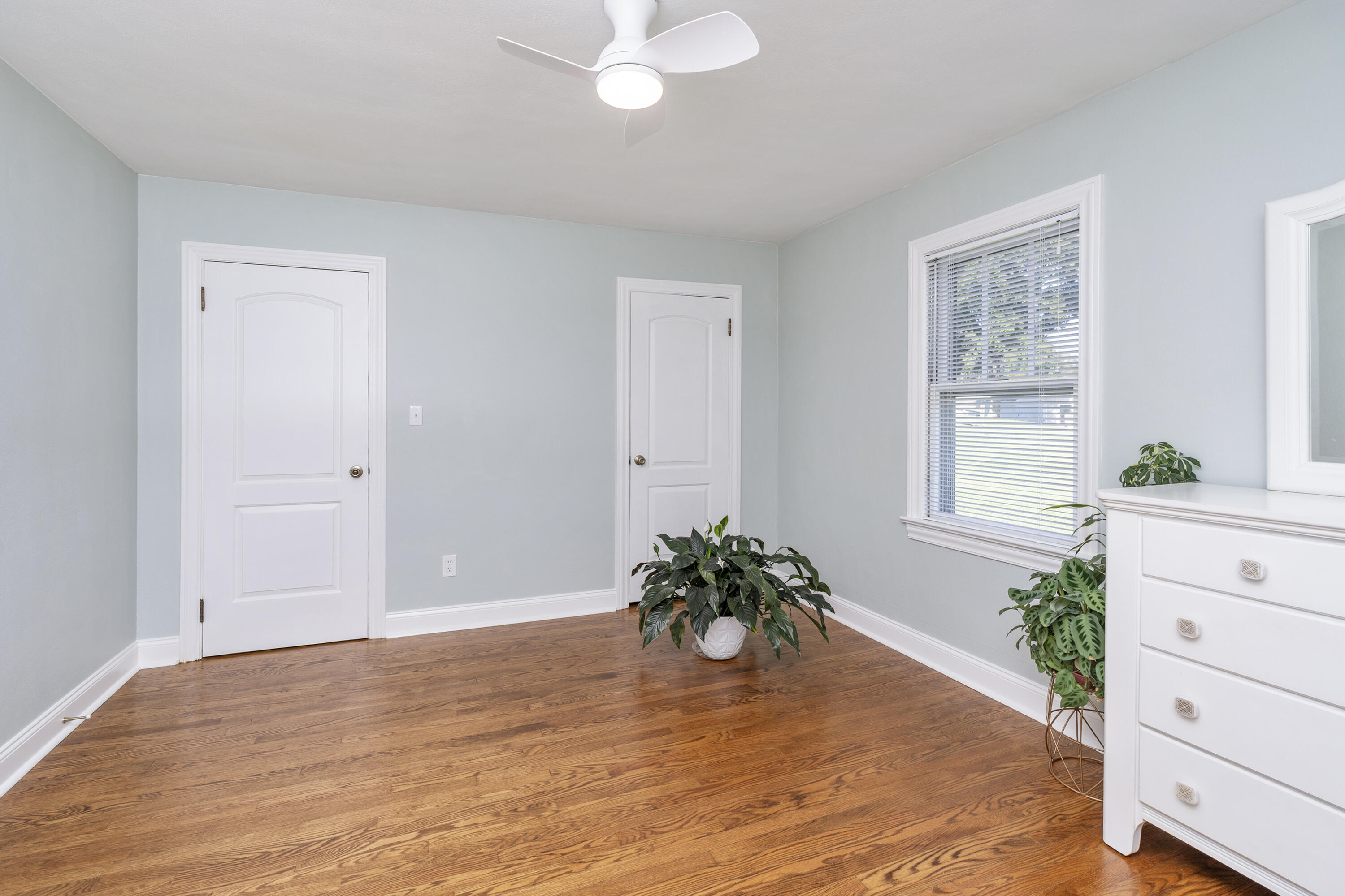 37 MERLIN Ln