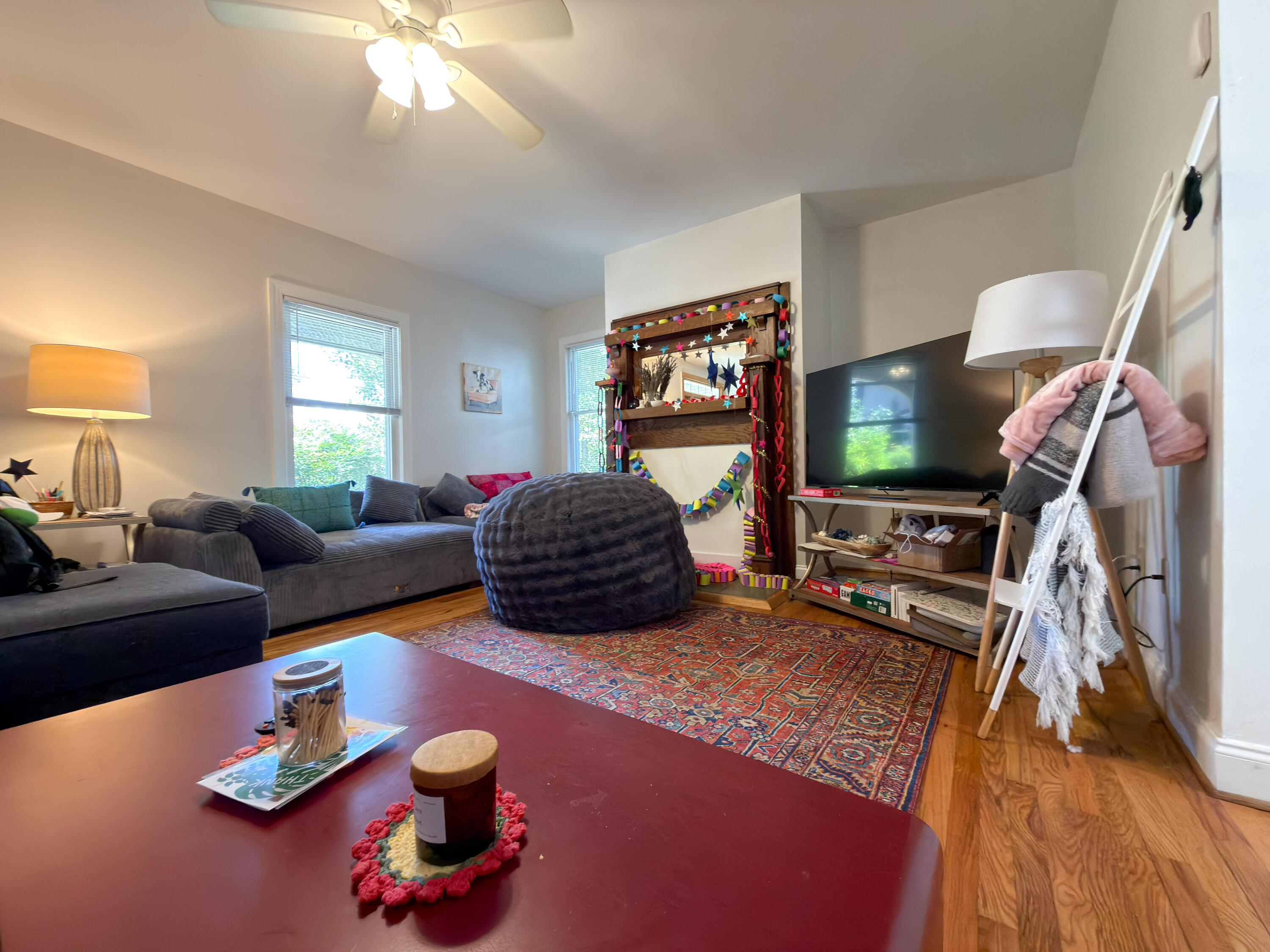 110 E HENRY St