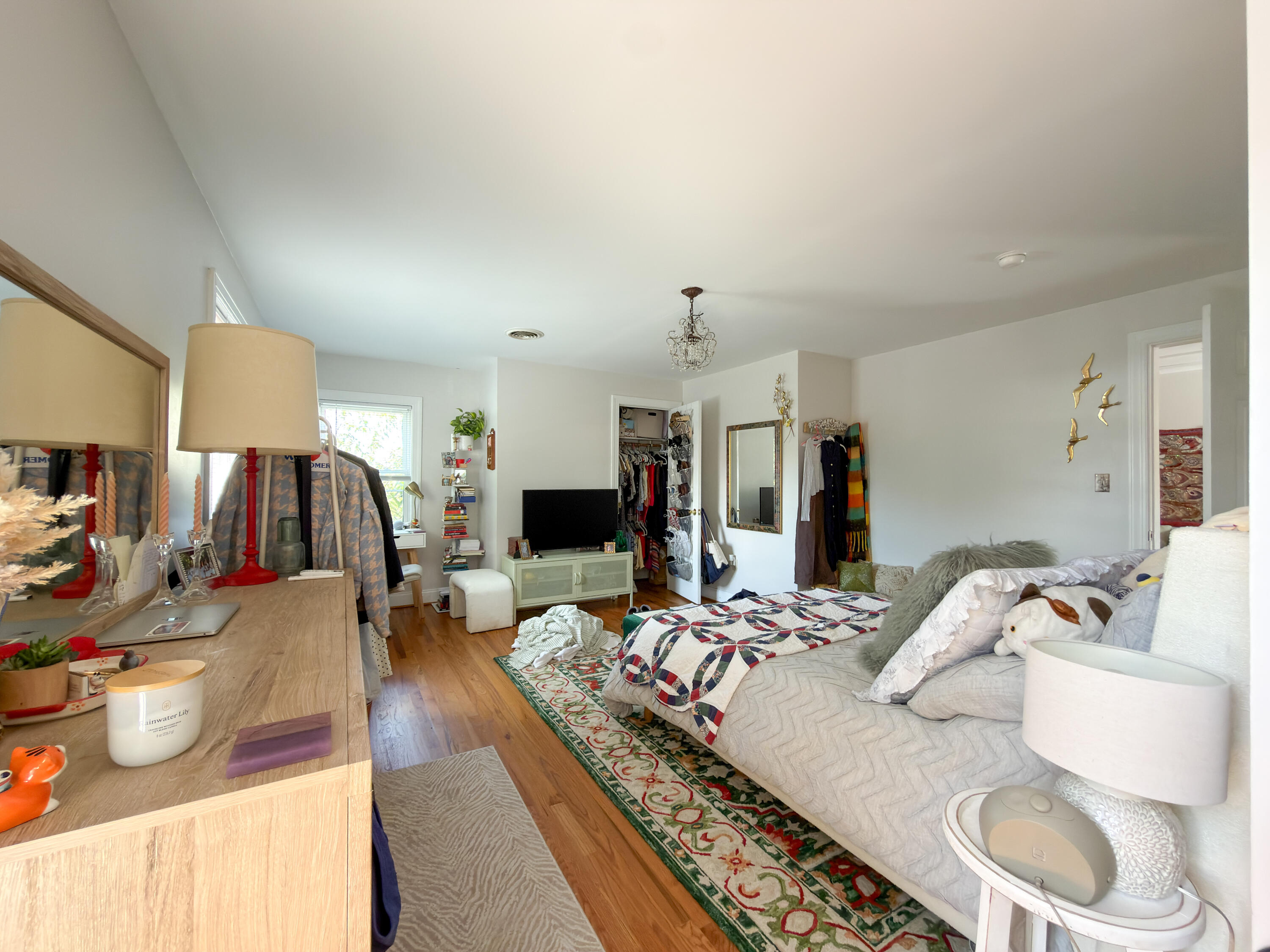 110 E HENRY St
