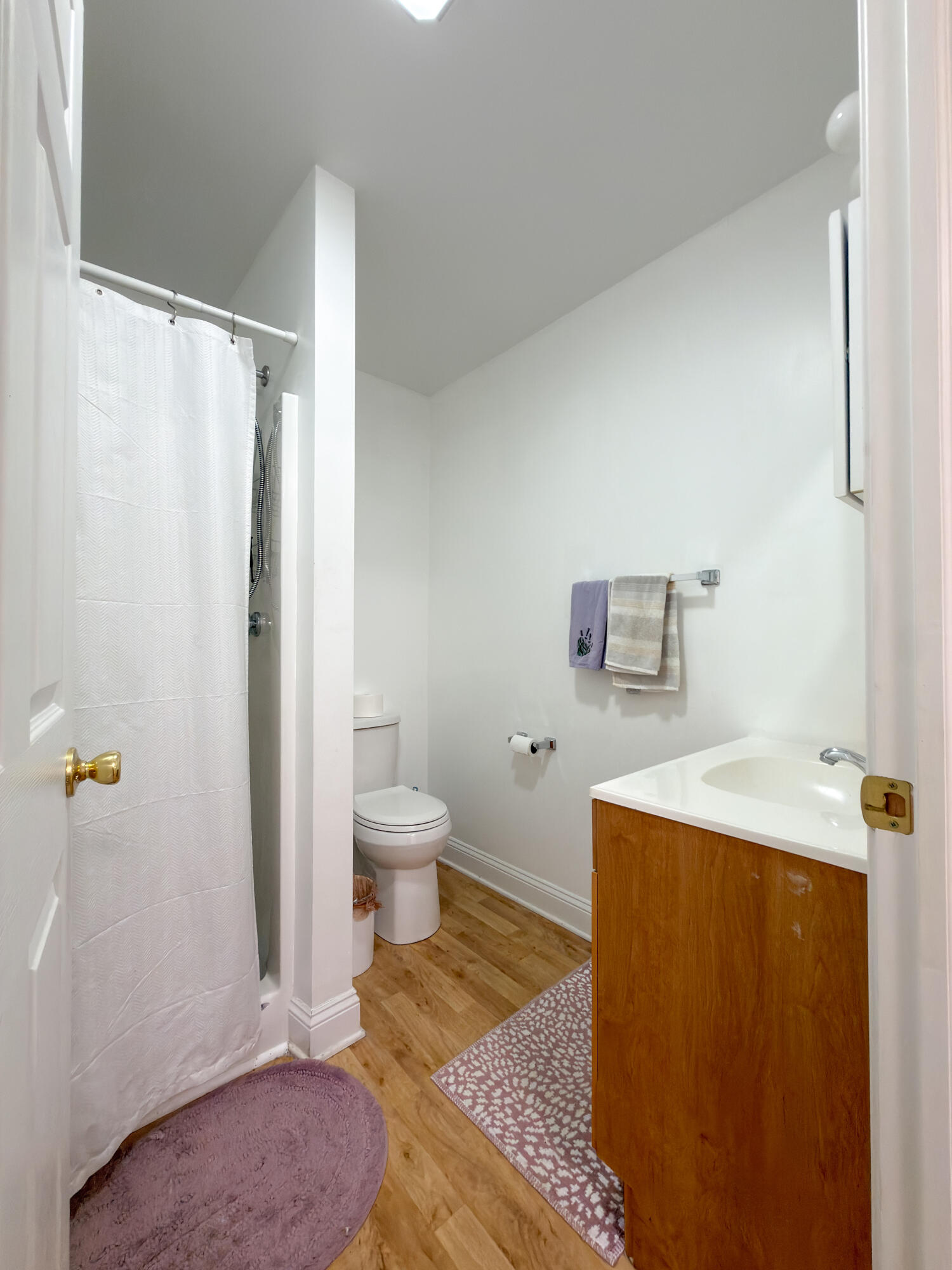 110 E HENRY St