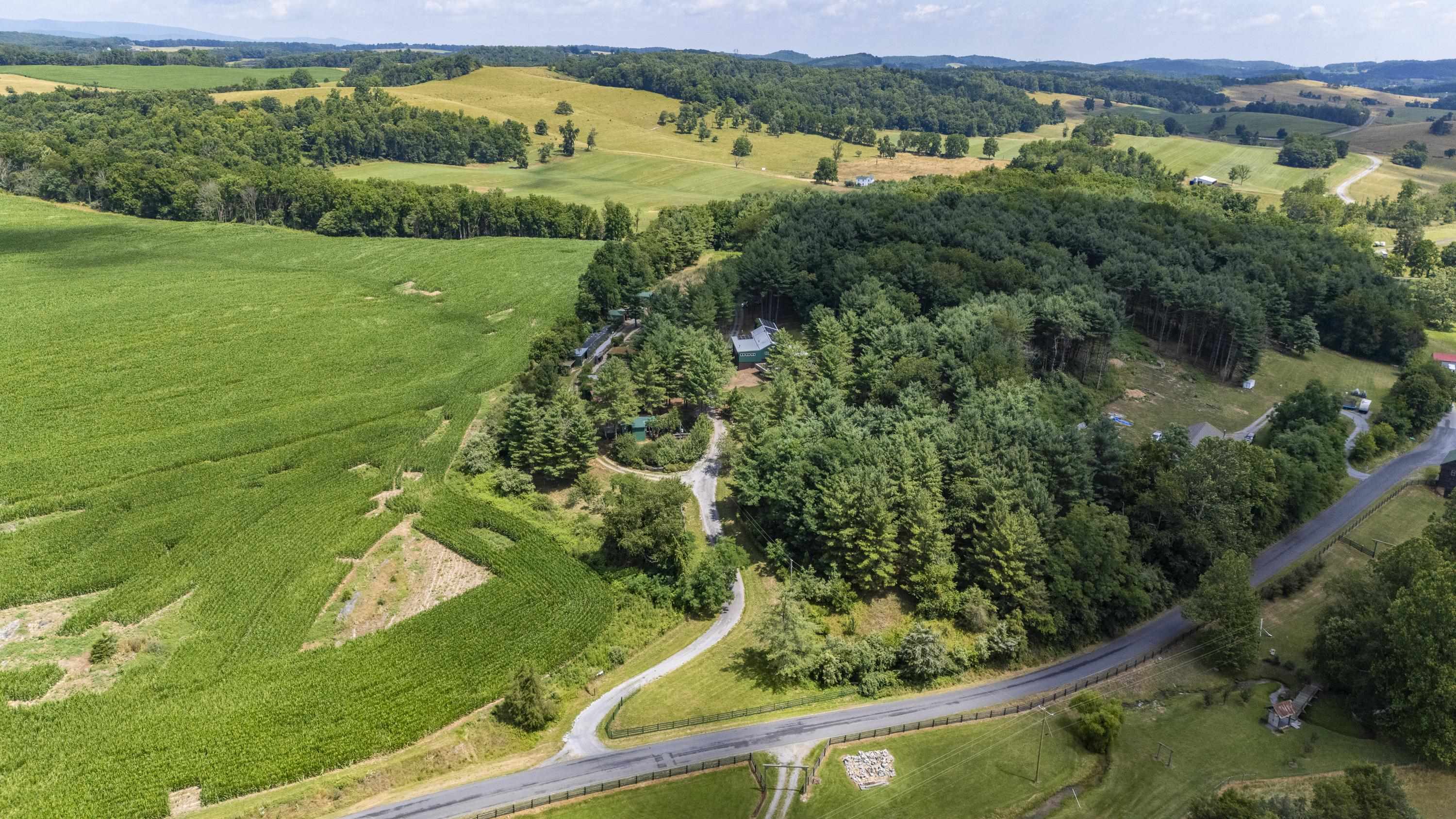 801 BROADHEAD SCHOOL RD