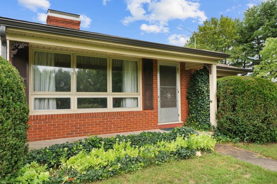 48 ROUND HILL SCHOOL RD