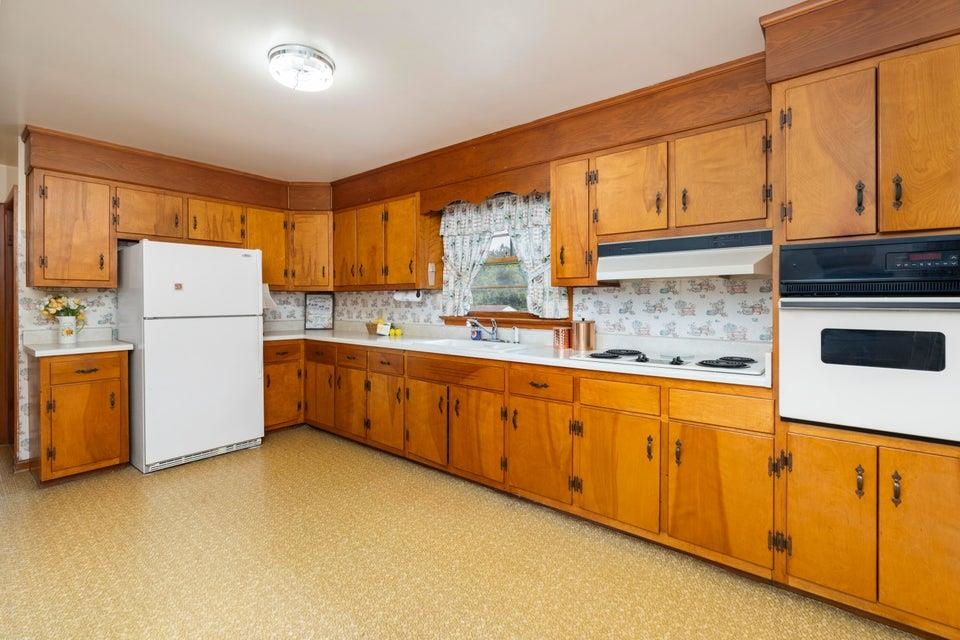 48 ROUND HILL SCHOOL RD