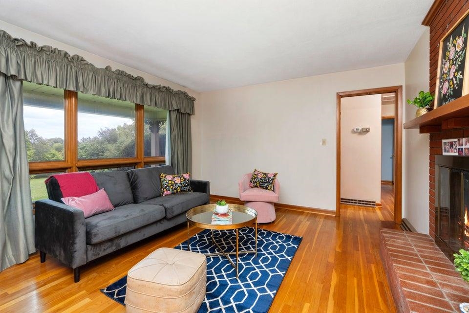 48 ROUND HILL SCHOOL RD