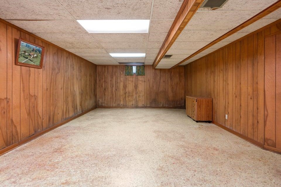 48 ROUND HILL SCHOOL RD