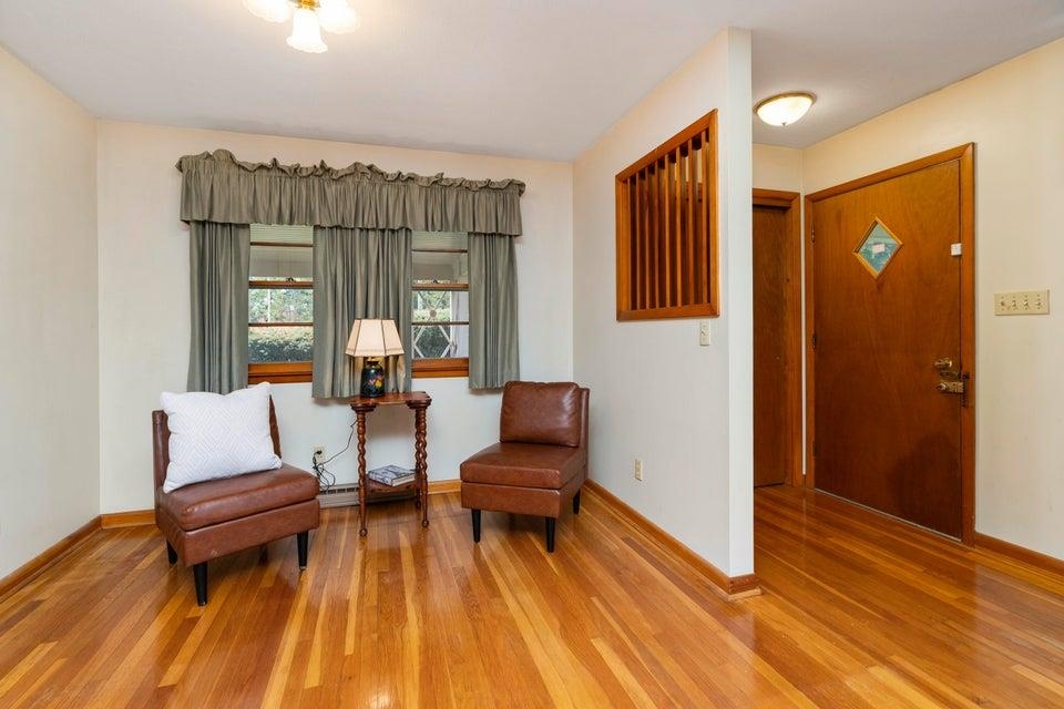 48 ROUND HILL SCHOOL RD