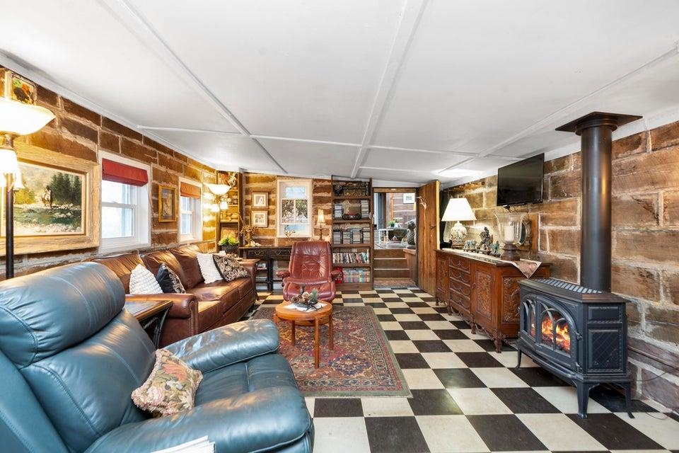 2665 VALLEY RD