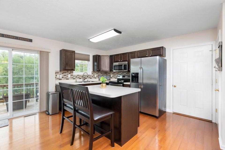 145 THOROUGHBRED CIR