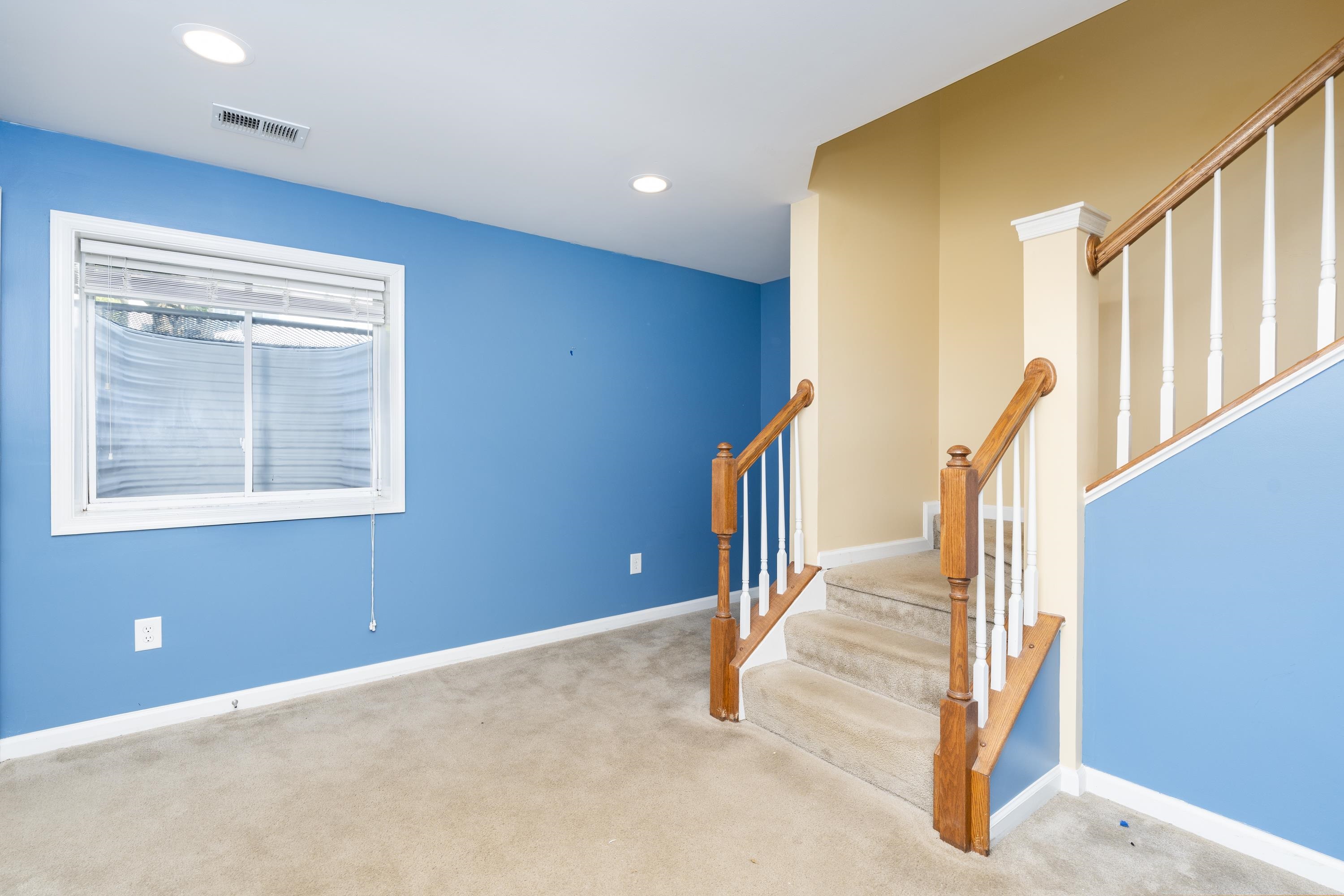 214 COLONY DR