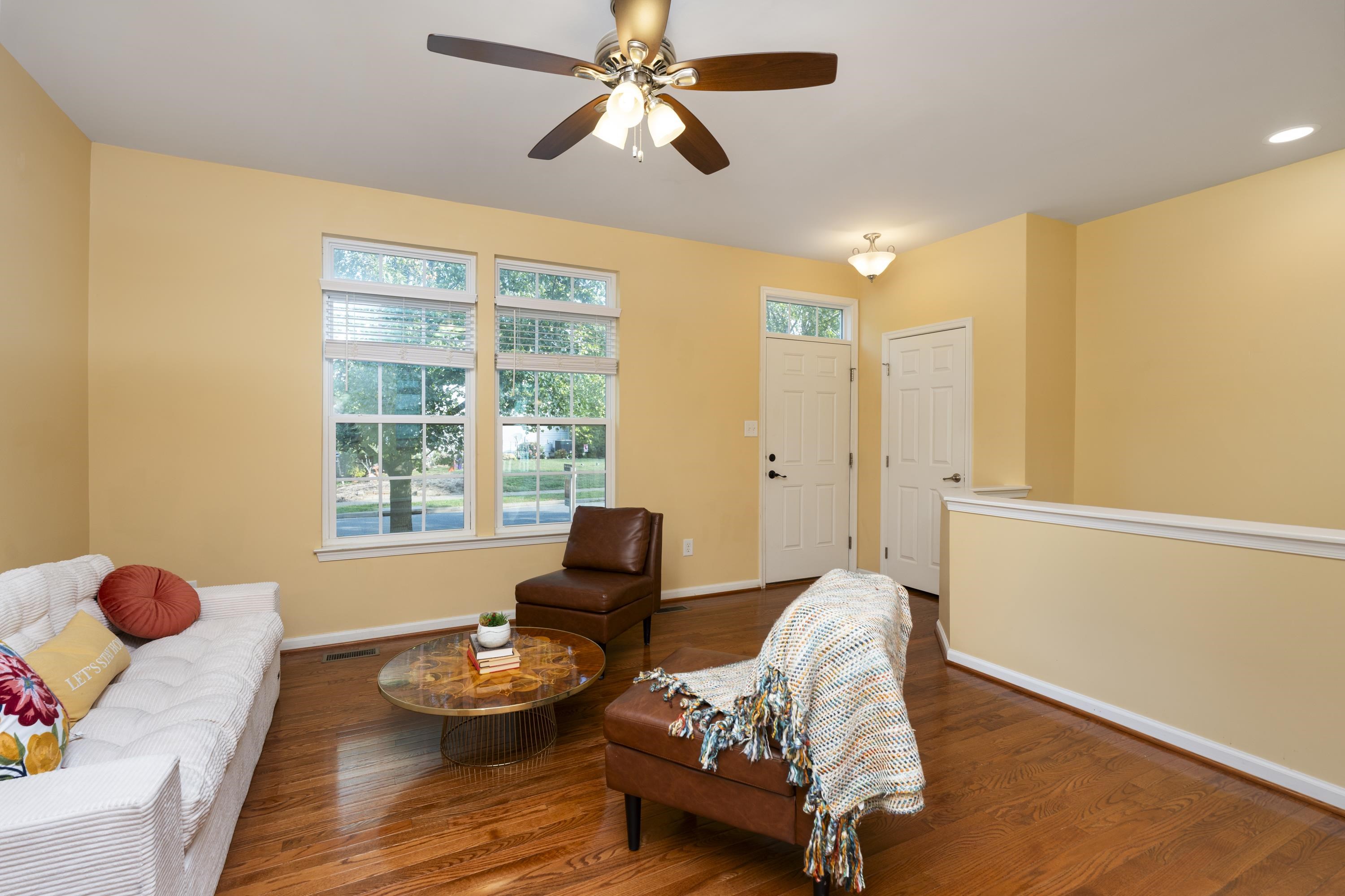 214 COLONY DR