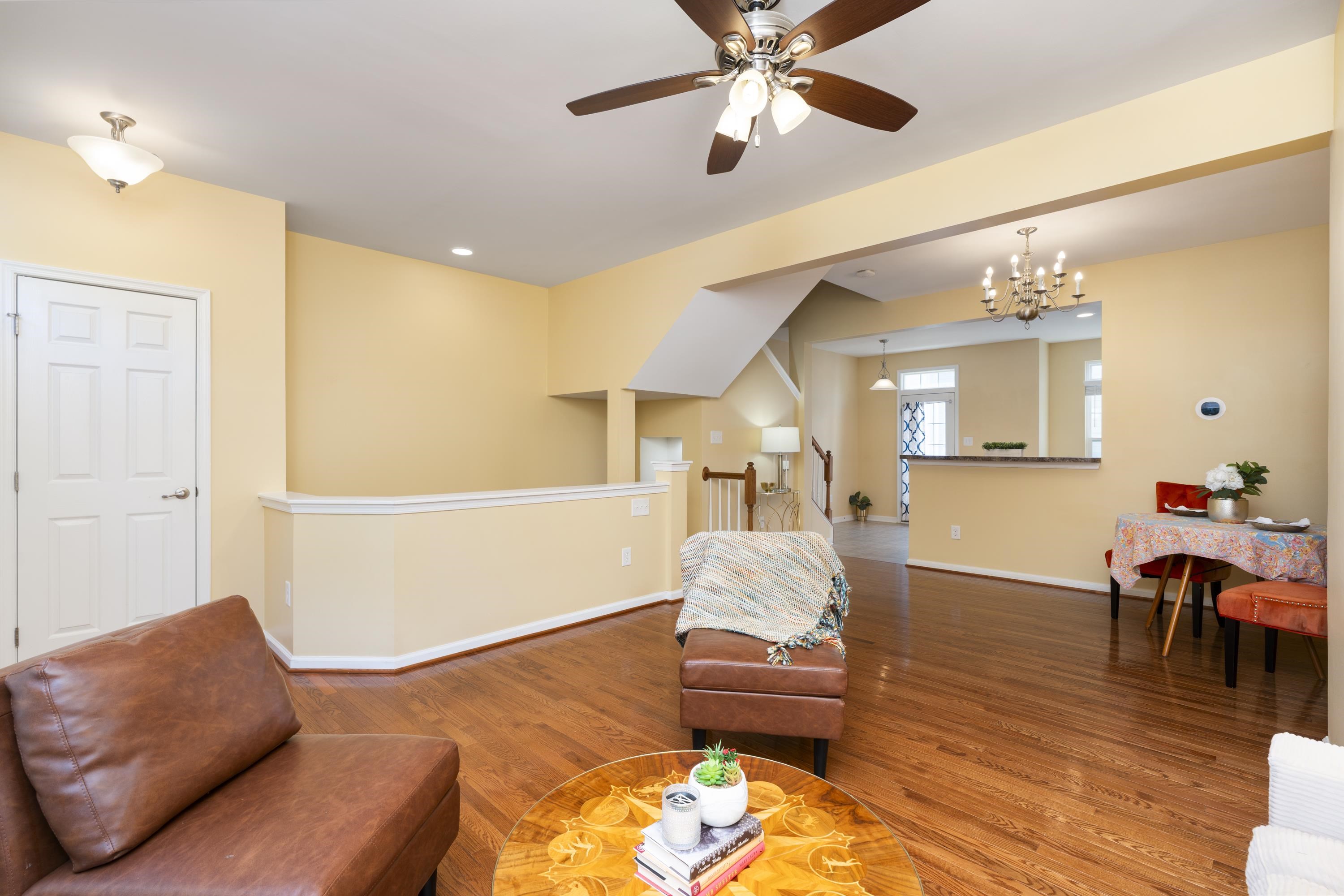 214 COLONY DR
