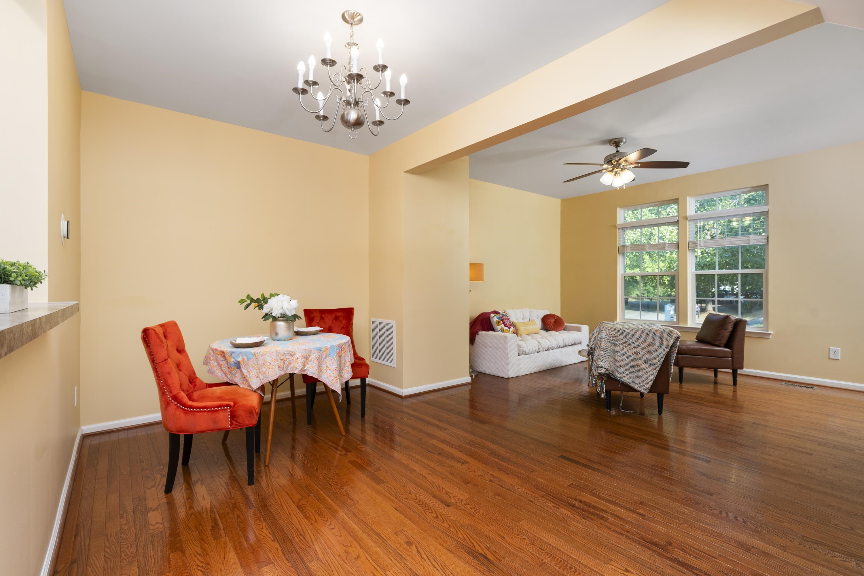214 COLONY DR