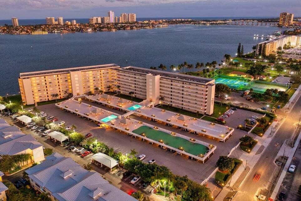 801 Lake Shore Drive Unit: 806