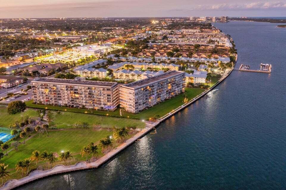 801 Lake Shore Drive Unit: 806