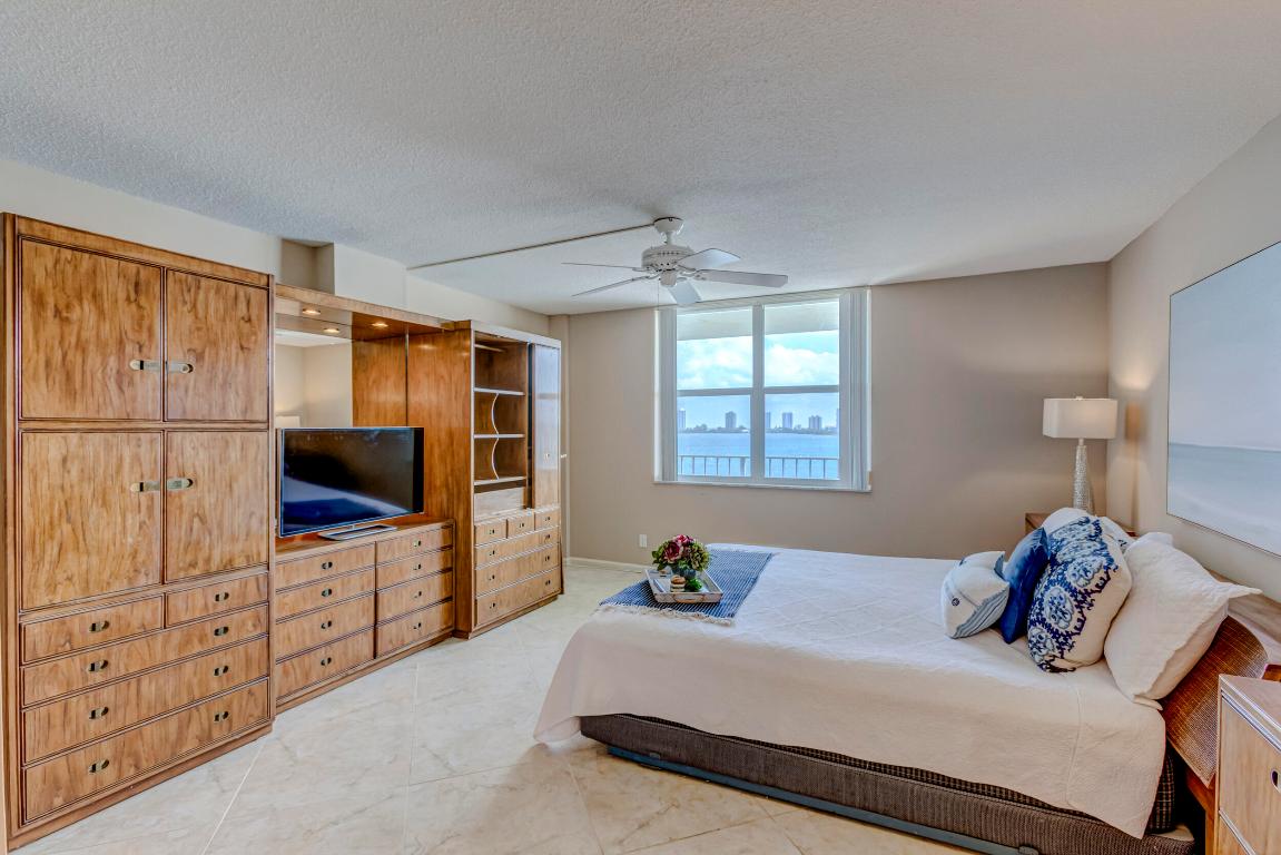 801 Lake Shore Drive Unit: 806