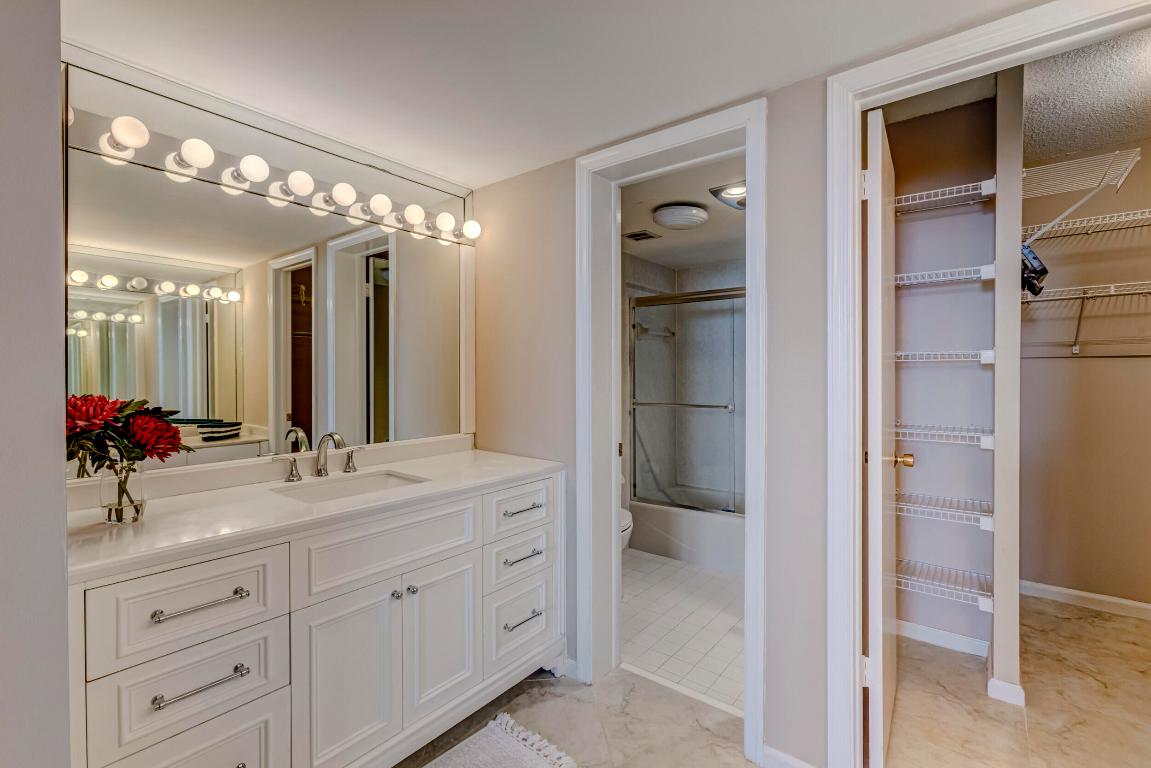 801 Lake Shore Drive Unit: 806