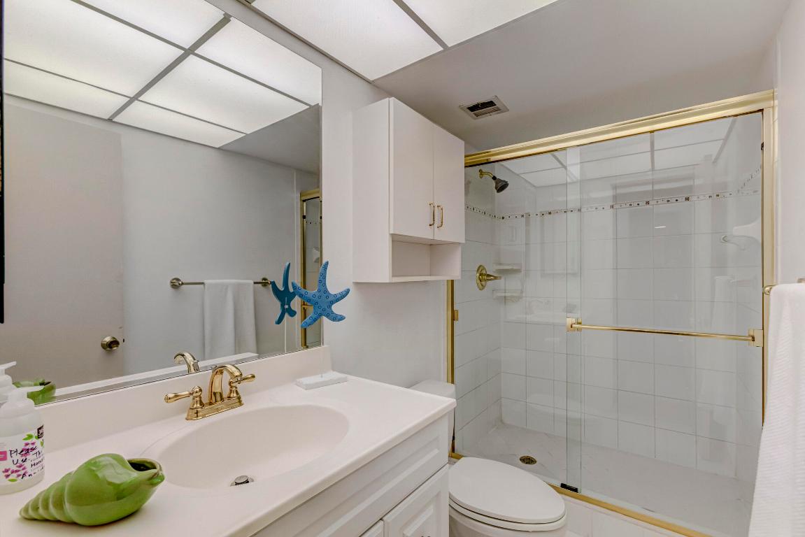 801 Lake Shore Drive Unit: 806