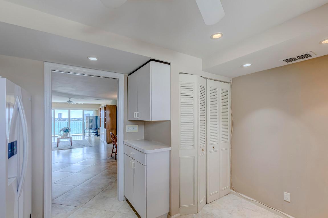 801 Lake Shore Drive Unit: 806