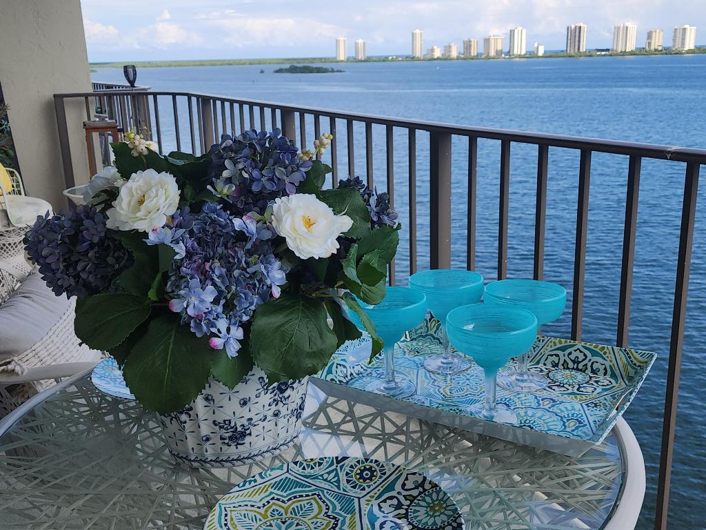 801 Lake Shore Drive Unit: 806