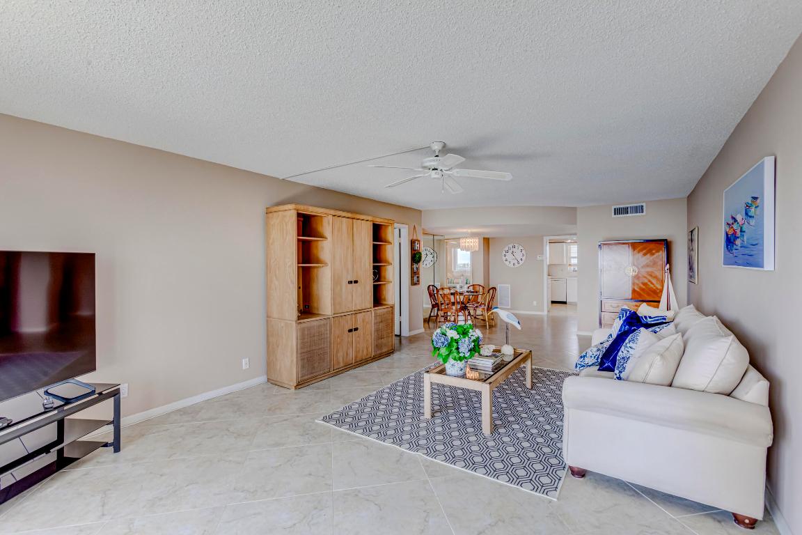 801 Lake Shore Drive Unit: 806