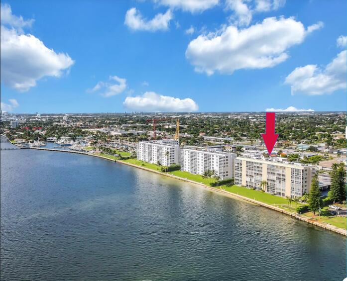 501 Lake Shore Drive Unit: 704