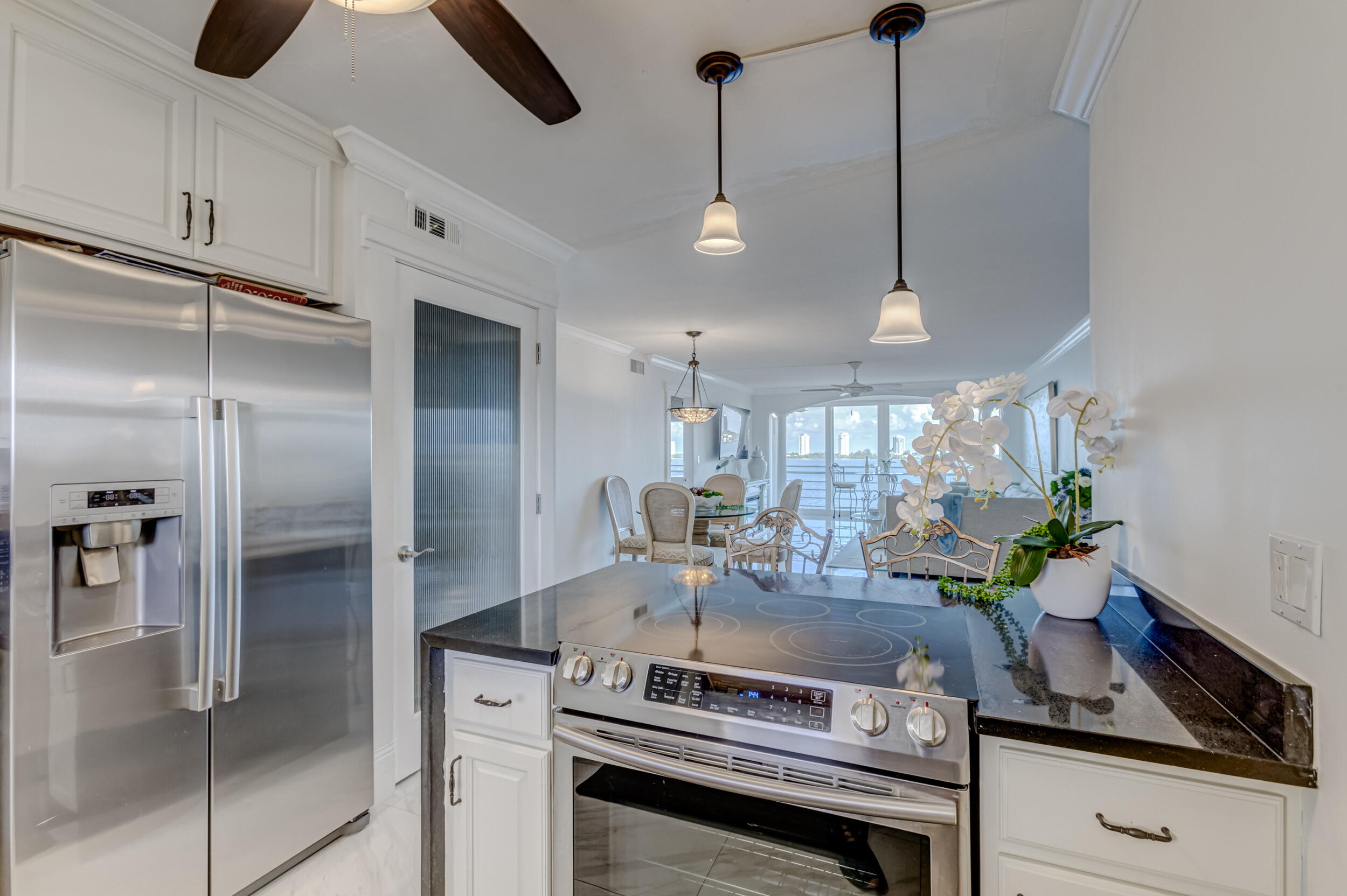 501 Lake Shore Drive Unit: 704