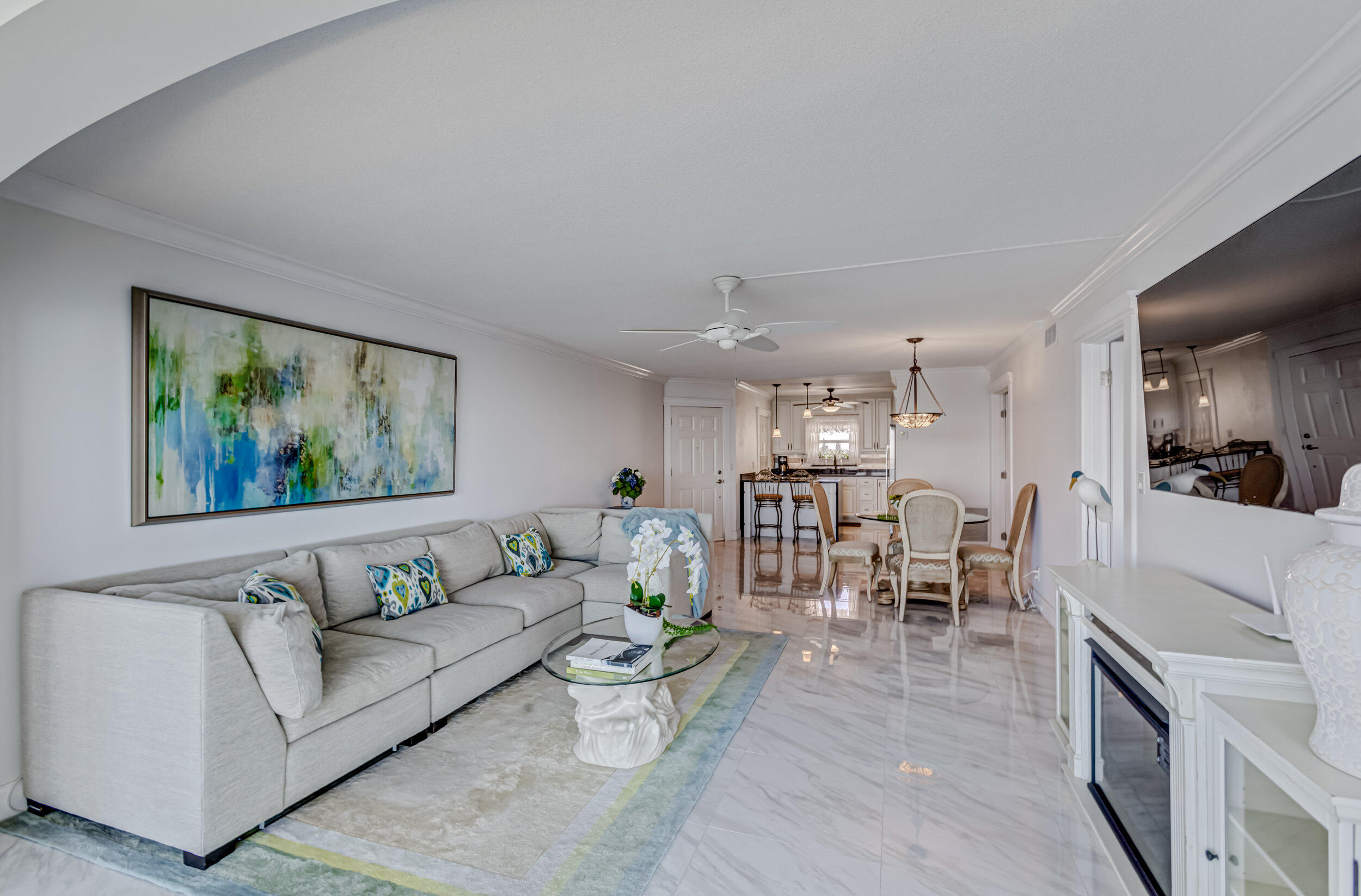 501 Lake Shore Drive Unit: 704