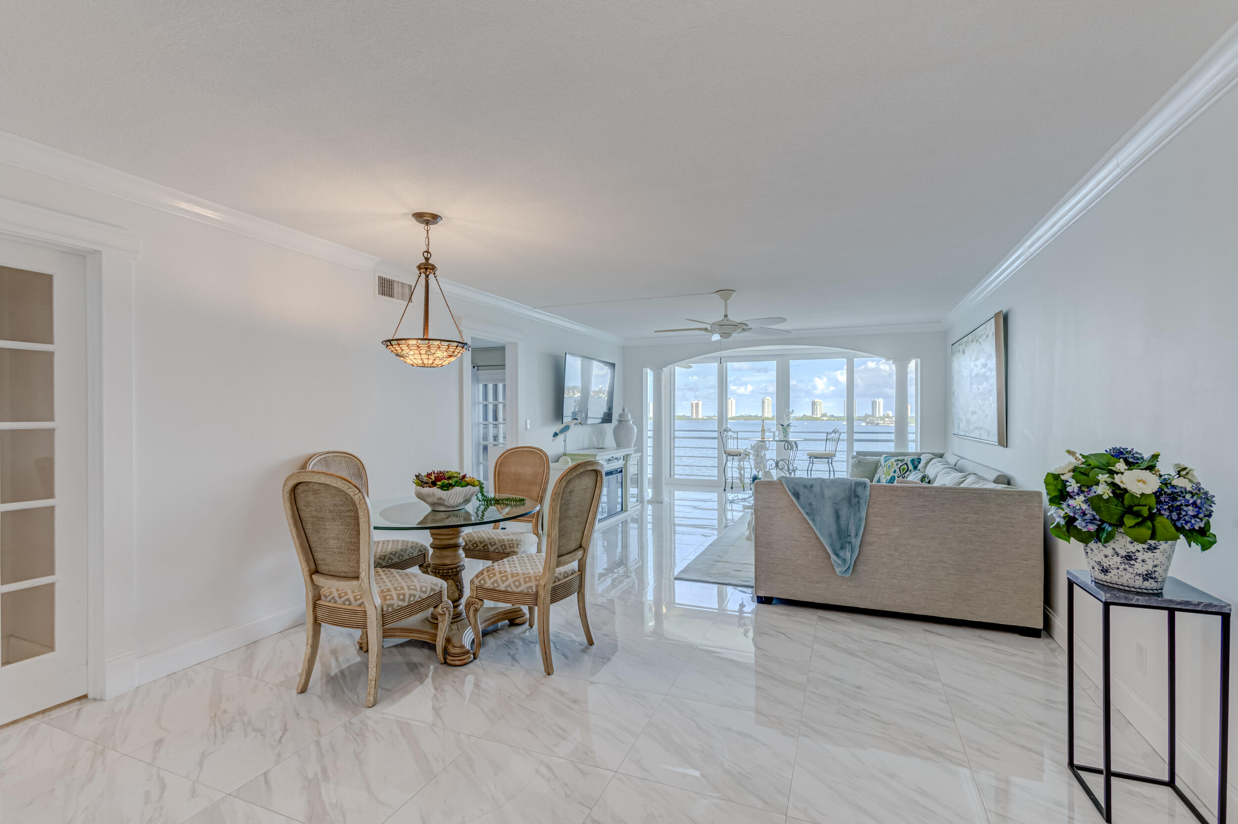501 Lake Shore Drive Unit: 704