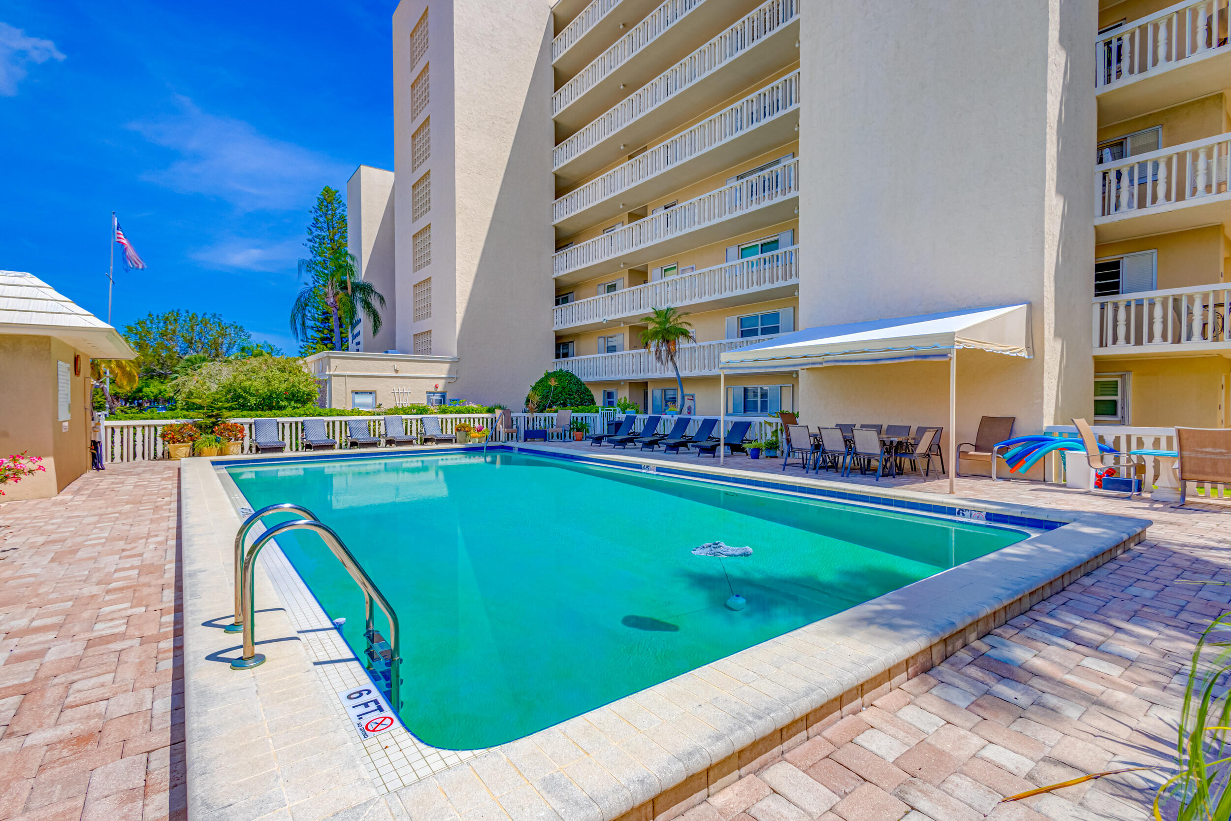 501 Lake Shore Drive Unit: 704