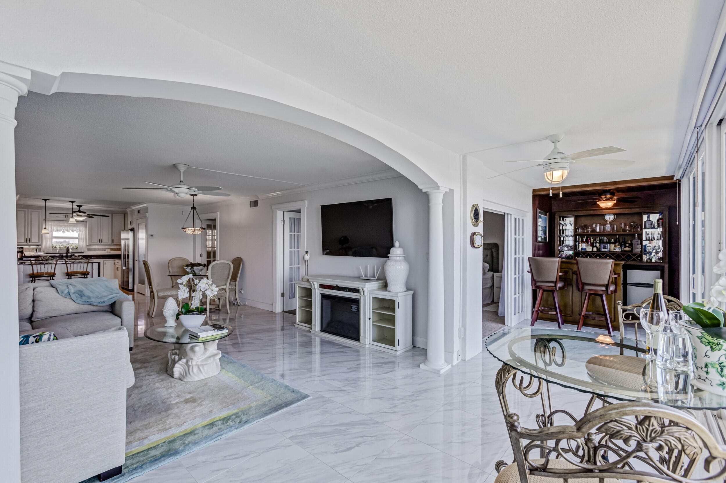 501 Lake Shore Drive Unit: 704