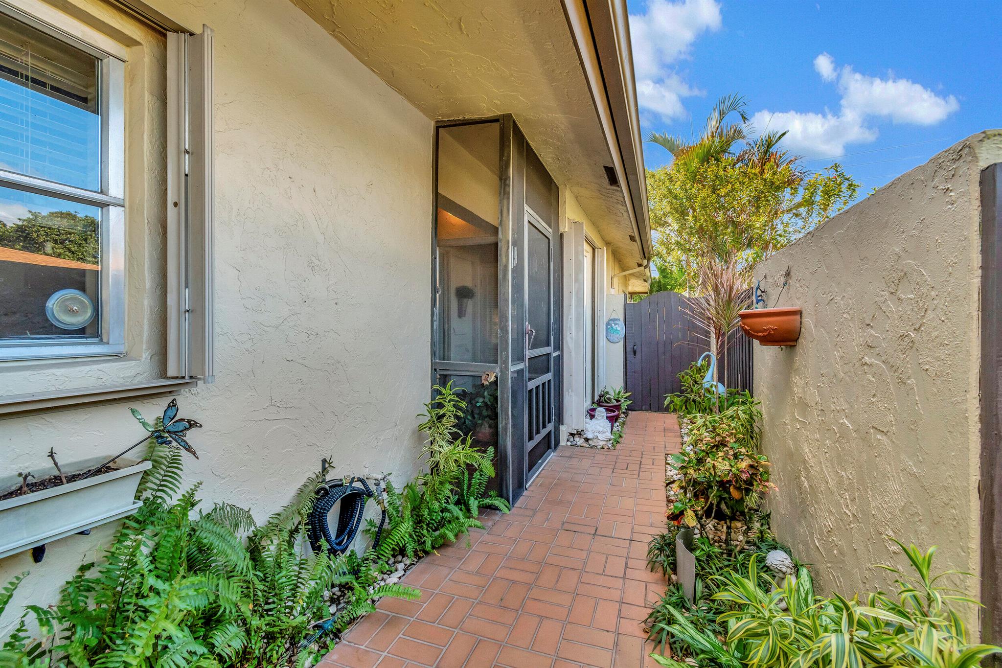 13843 Via Aurora Unit: B