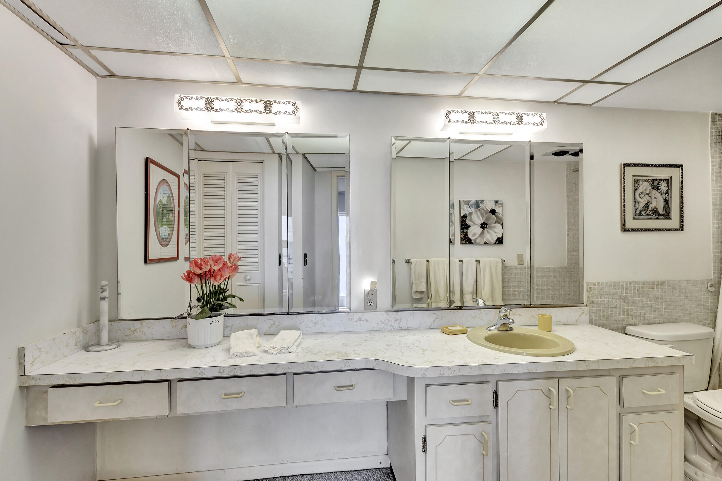 501 Lake Shore Drive Unit: 202