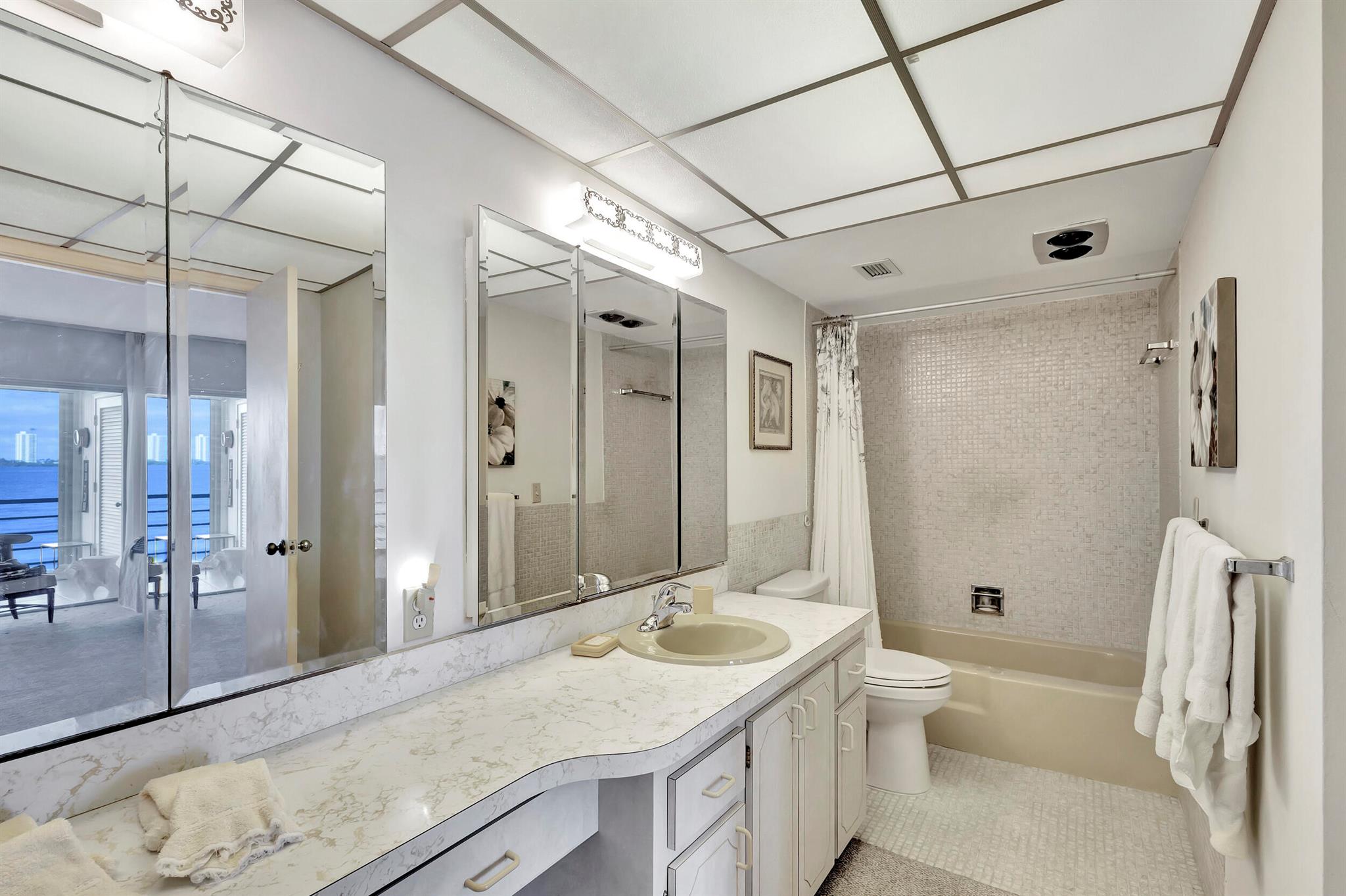 501 Lake Shore Drive Unit: 202