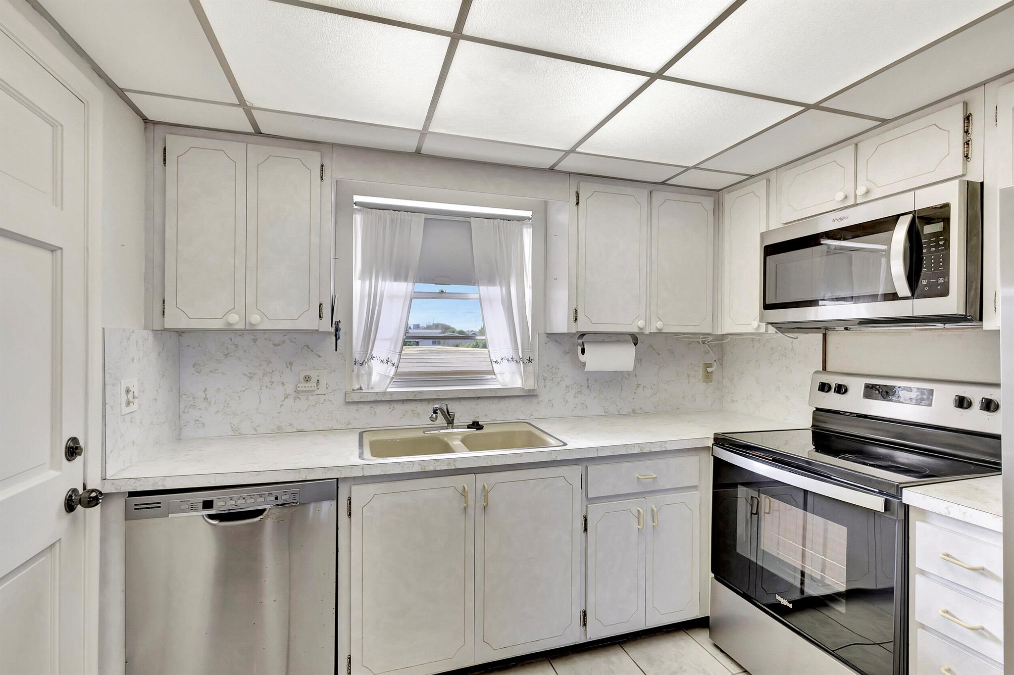 501 Lake Shore Drive Unit: 202