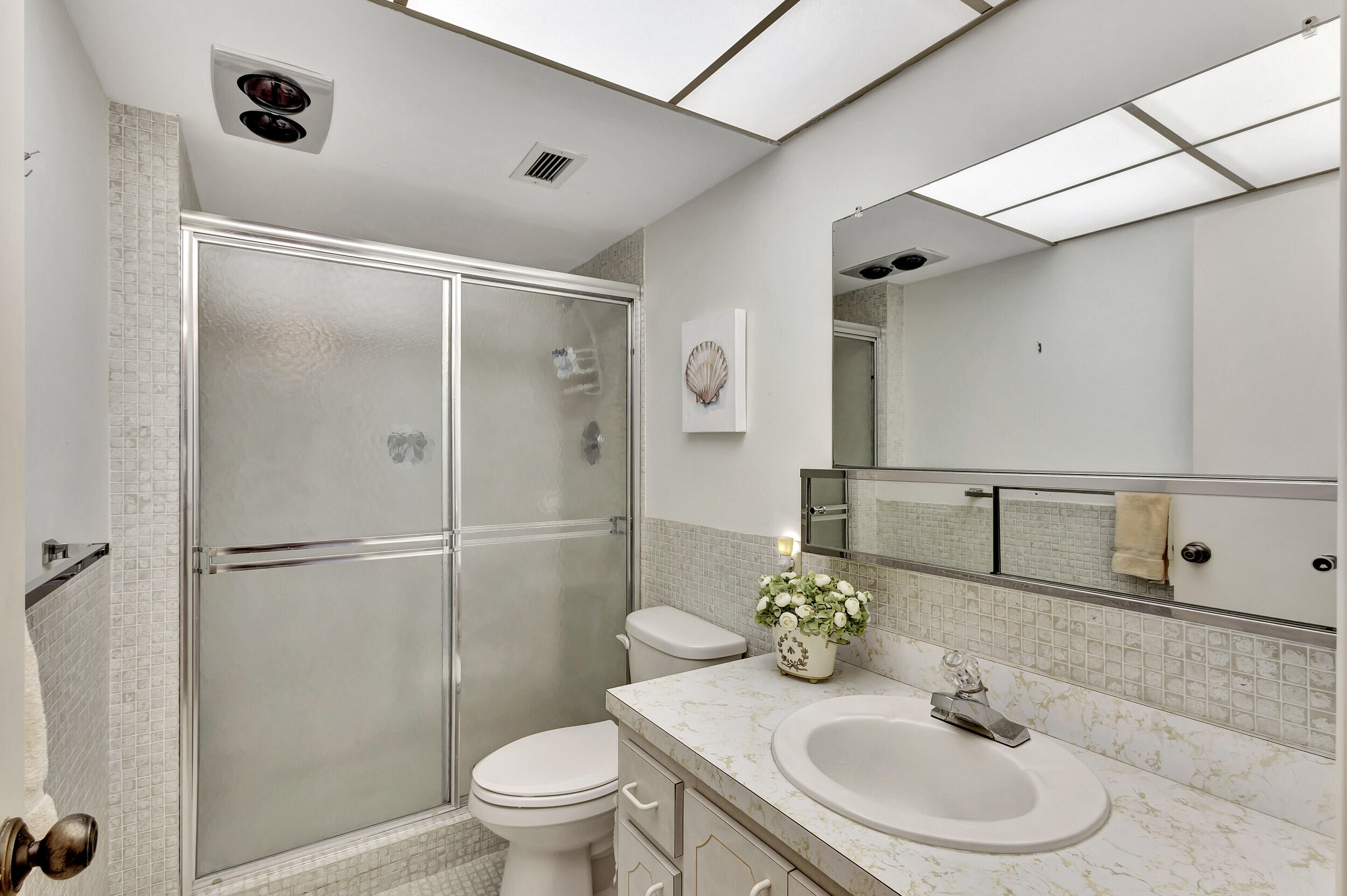 501 Lake Shore Drive Unit: 202