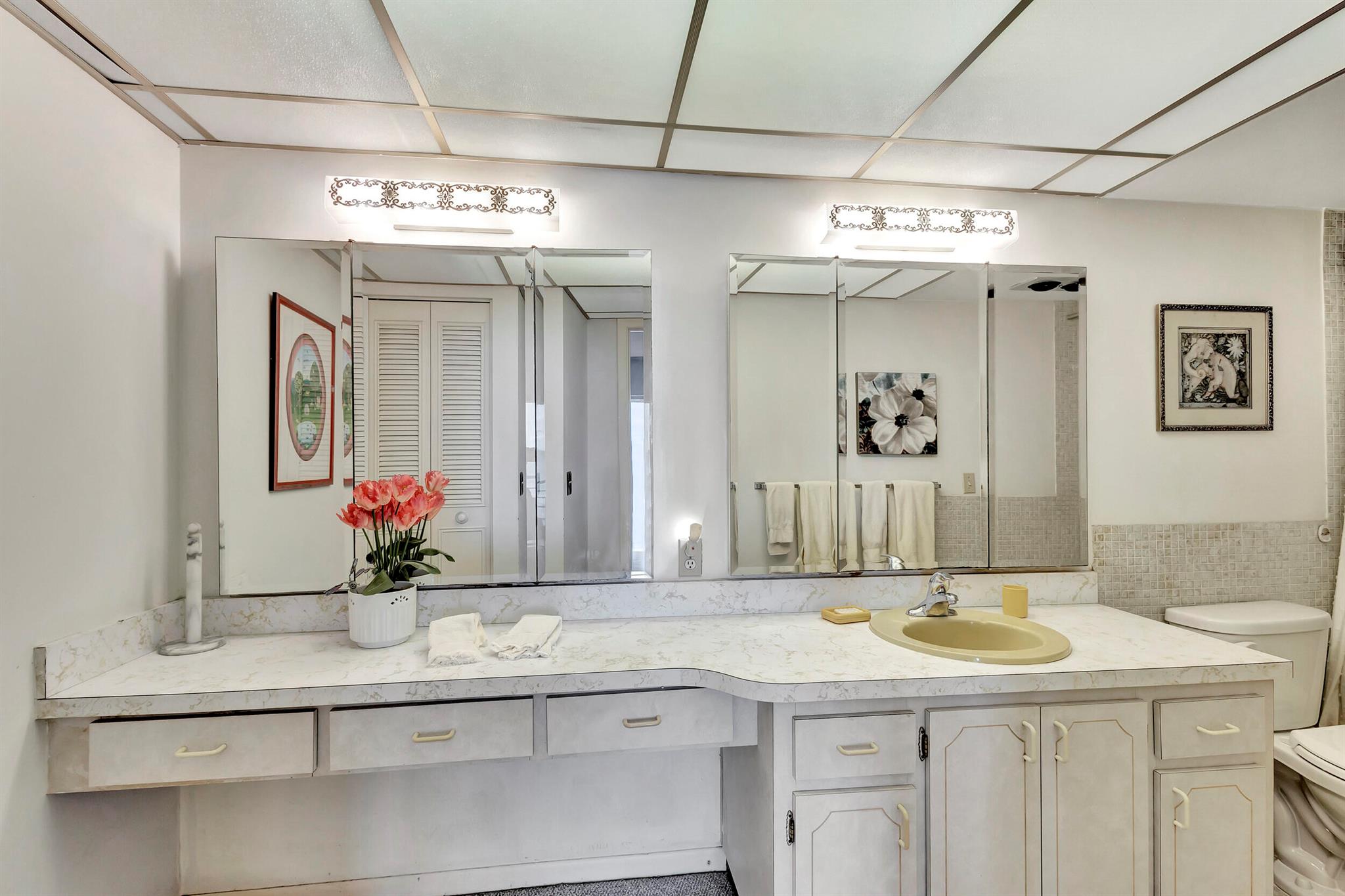 501 Lake Shore Drive Unit: 202