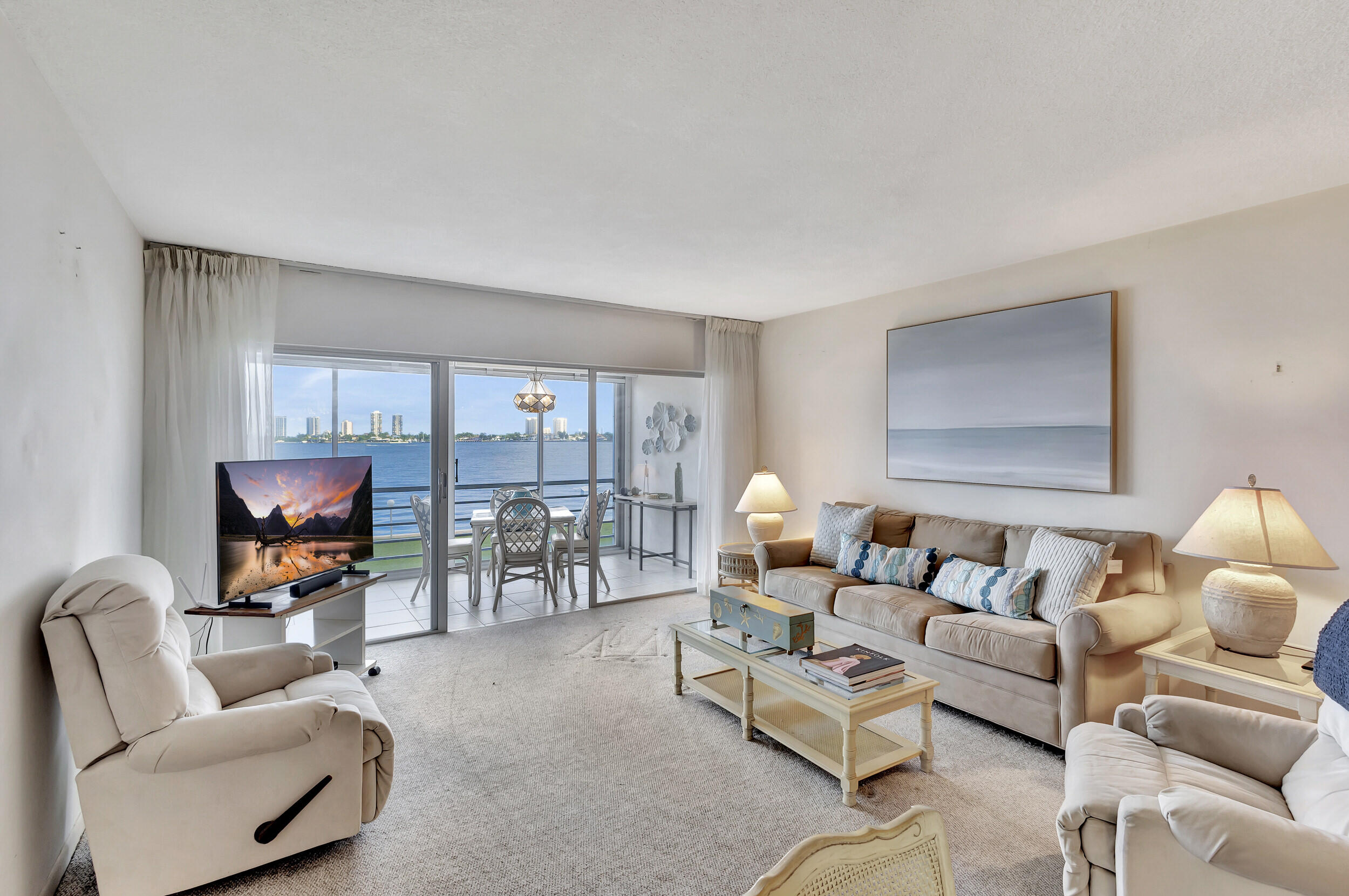 501 Lake Shore Drive Unit: 202